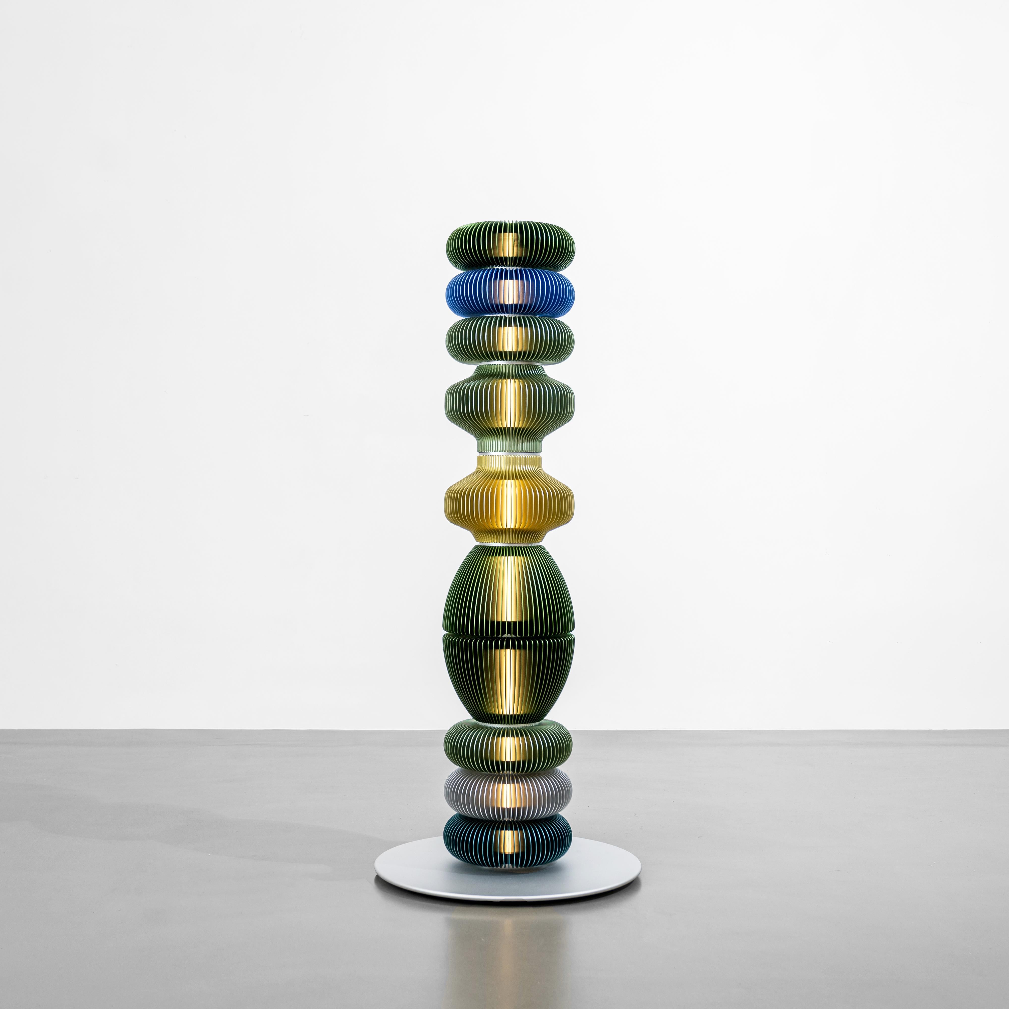 TOTEM-9 by Michael Young, lampadaire au design Contemporary en vente 8
