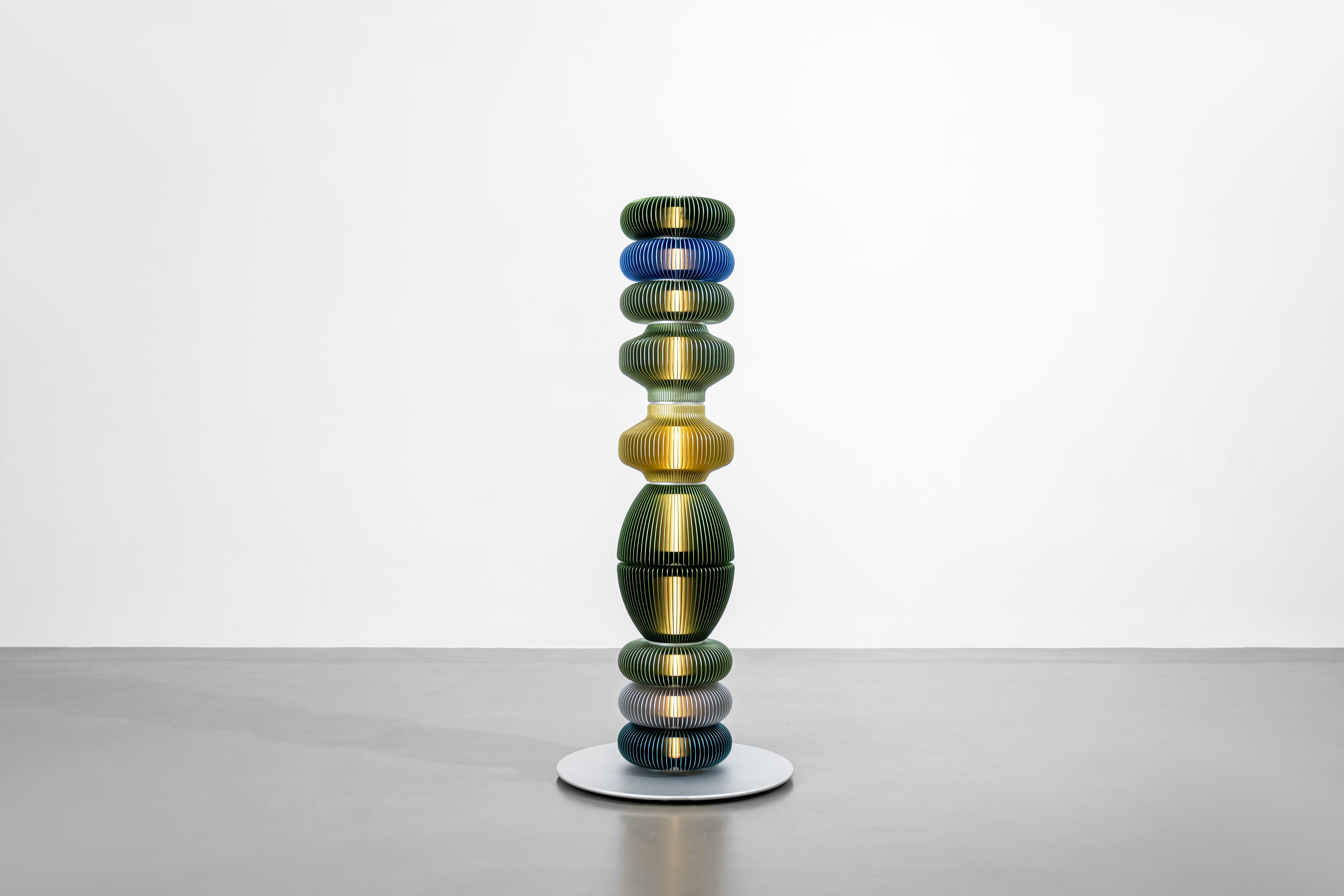 TOTEM-9 by Michael Young, lampadaire au design Contemporary Neuf - En vente à Beverly Hills, CA