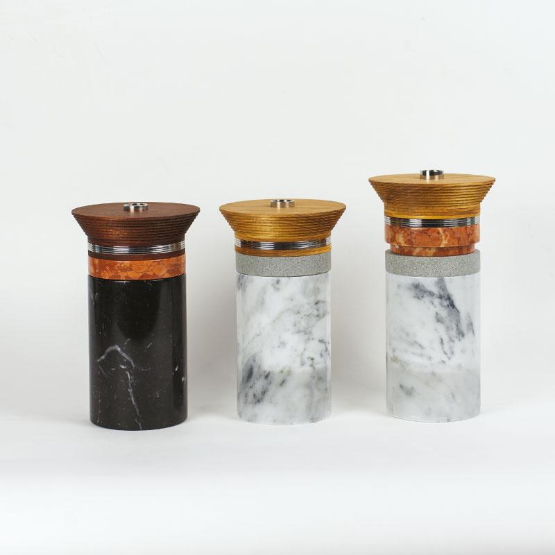 Totem aperitivo basso in marmo nero Marquina - set utensili da cucina In condizioni Nuovo in vendita a Lucca, LU