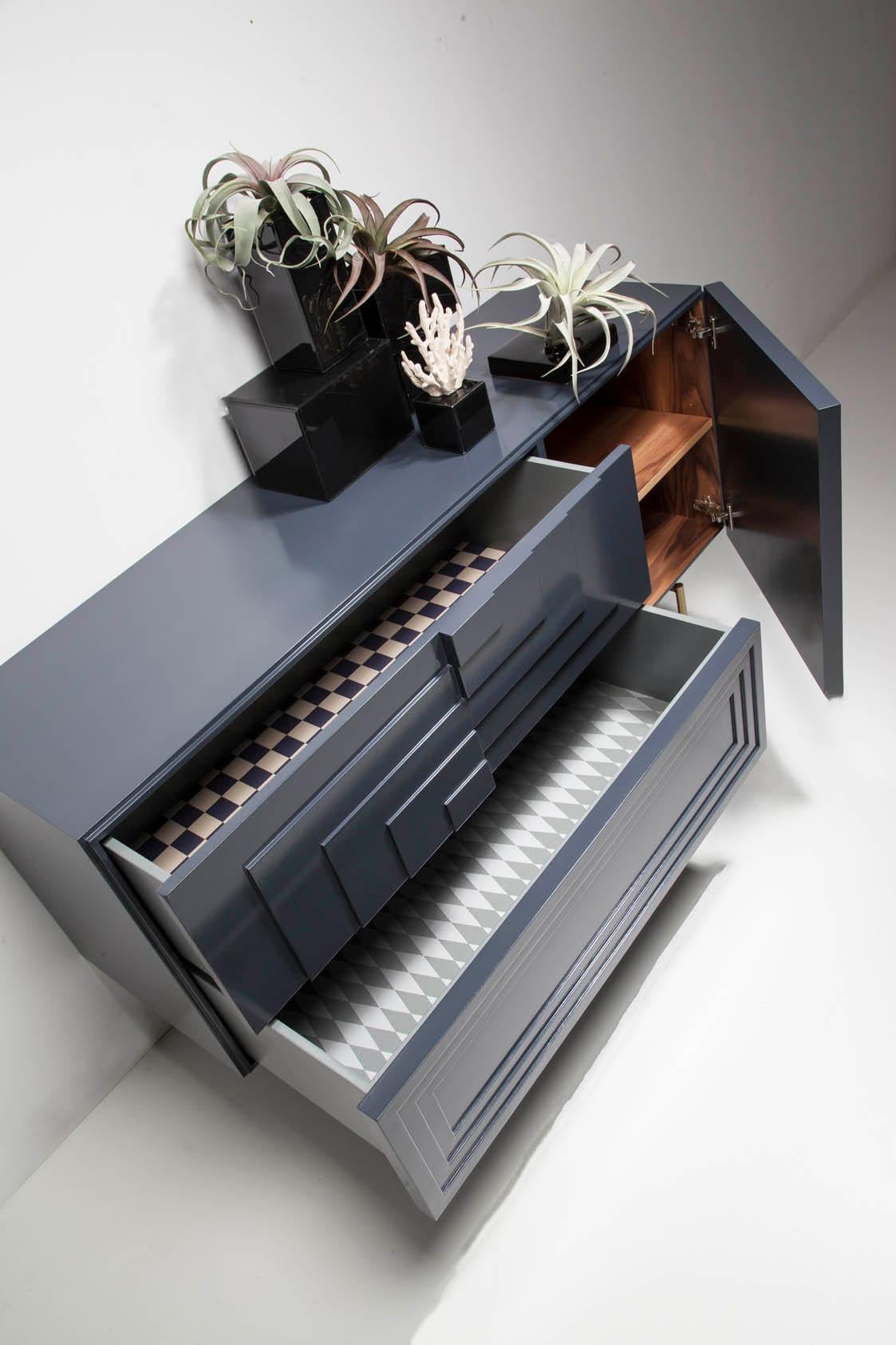 Totem Chest Of Drawers by Lola Glamour In New Condition For Sale In Geneve, CH