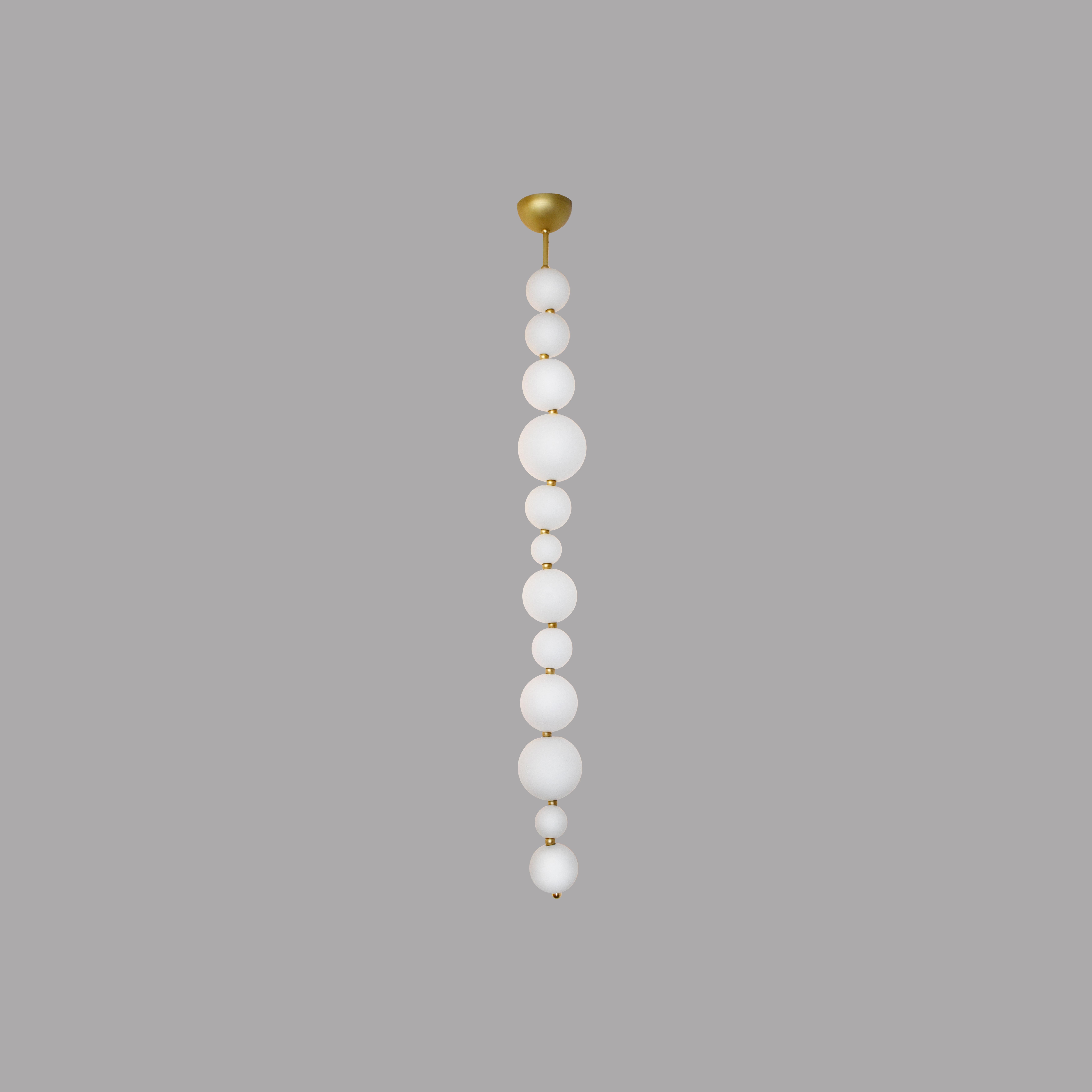Lámpara Totem de Perles de Ludovic Clément d'Armont
Dimensiones: Ø 18 x A 180 cm.
Materiales: Vidrio soplado y latón.

Todas las creaciones de Ludovic Clément d'Armont pueden fabricarse por encargo en las dimensiones que se soliciten. Para