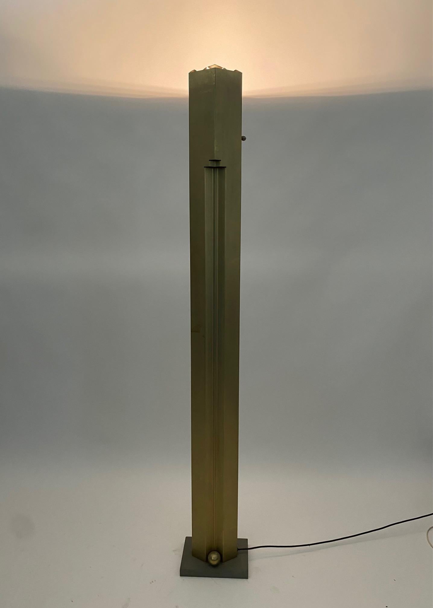 Italian Totem Floor Lamp by Kazuhide Takahama for Sirrah, Italy 1982 - Old version For Sale