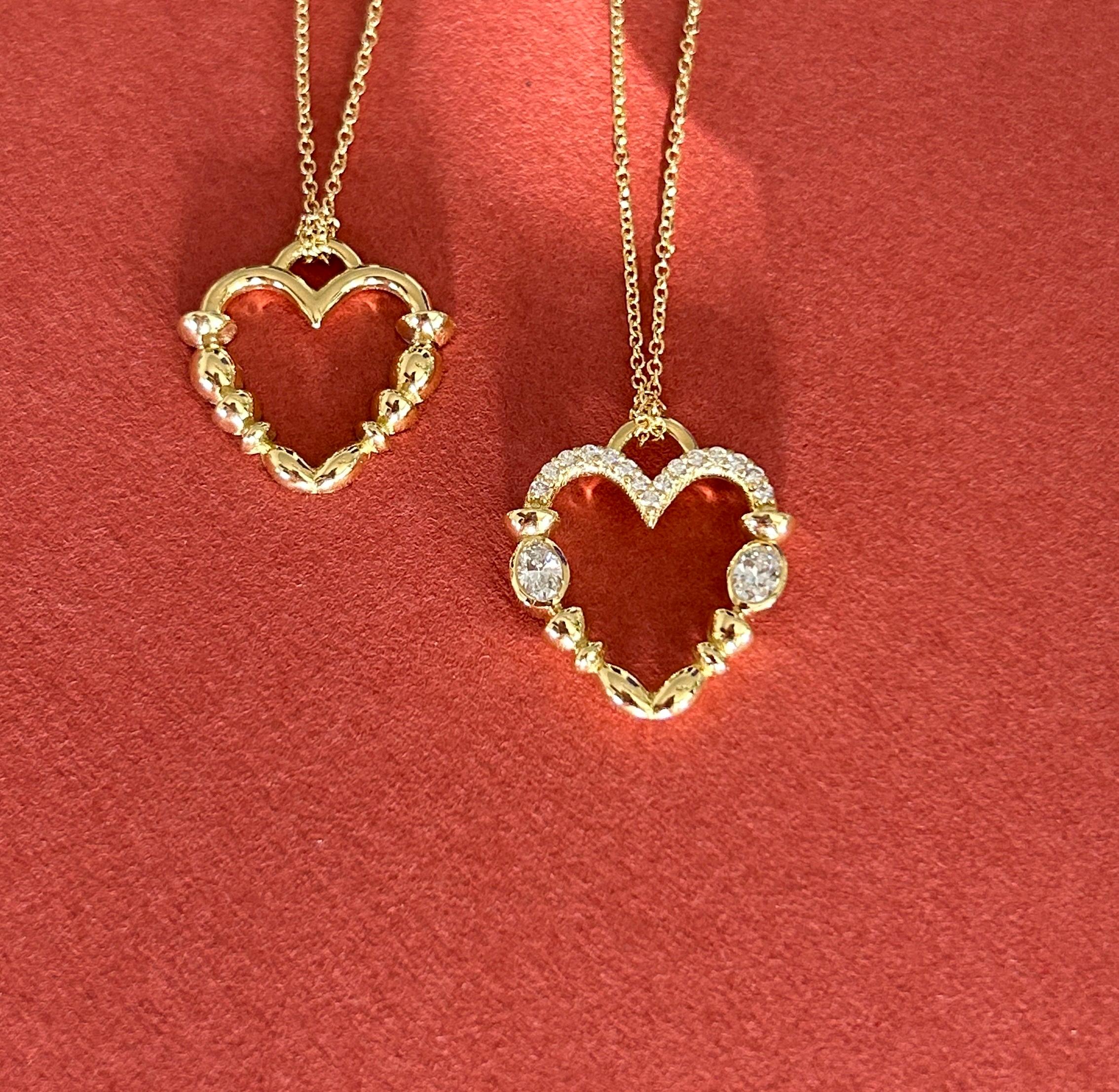 Contemporary Totem Heart Pendant in 18 Karat Gold With Diamonds For Sale