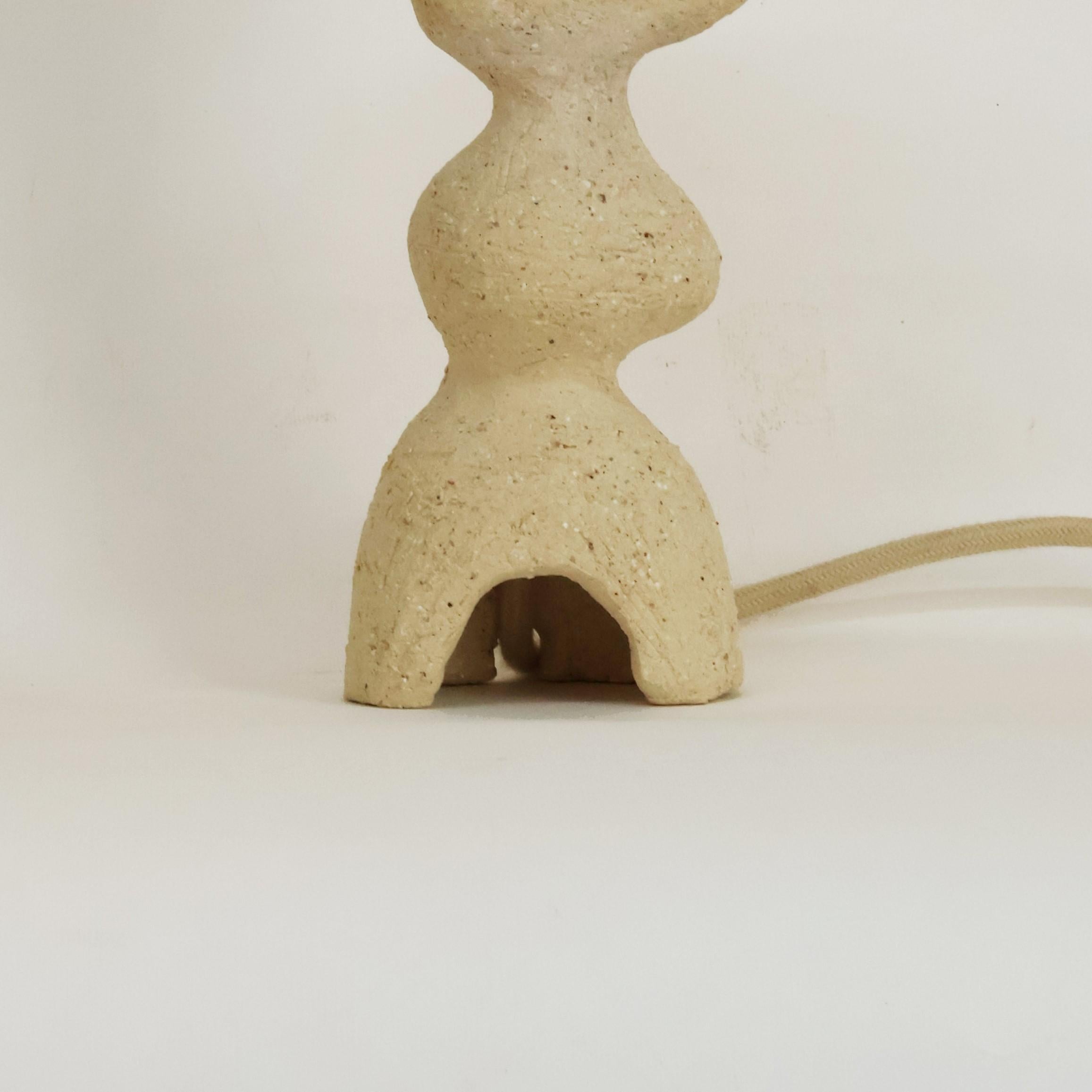 XXIe siècle et contemporain Lampe de table Totem I de Camila Apaez en vente