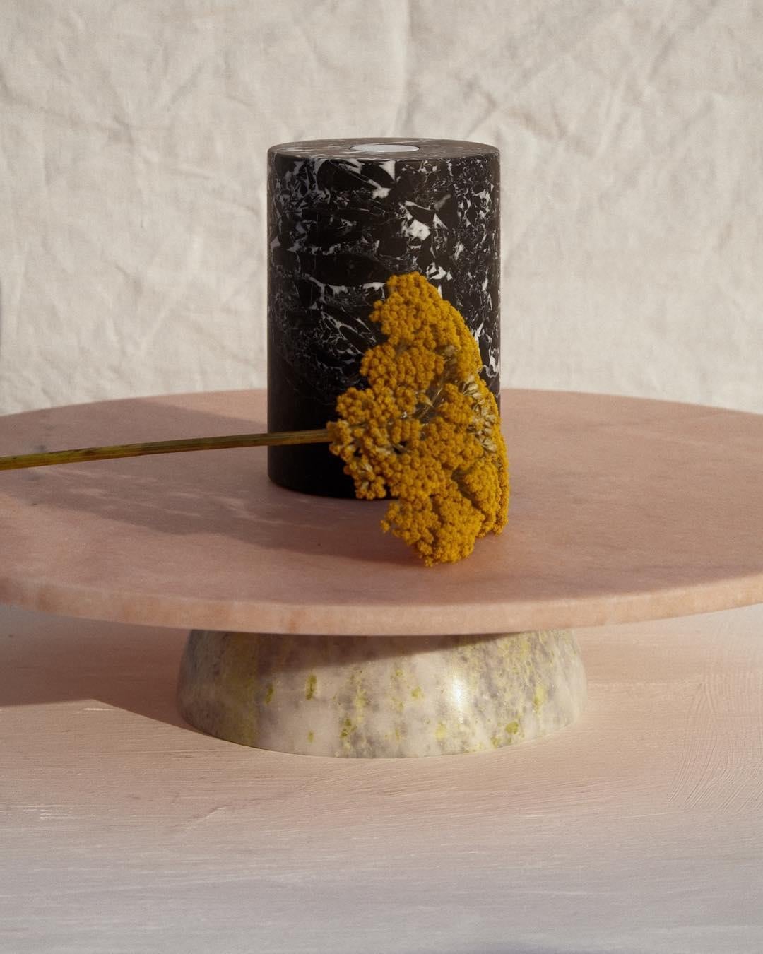 Totem II – Tafelaufsatz aus Marmor im Angebot 4