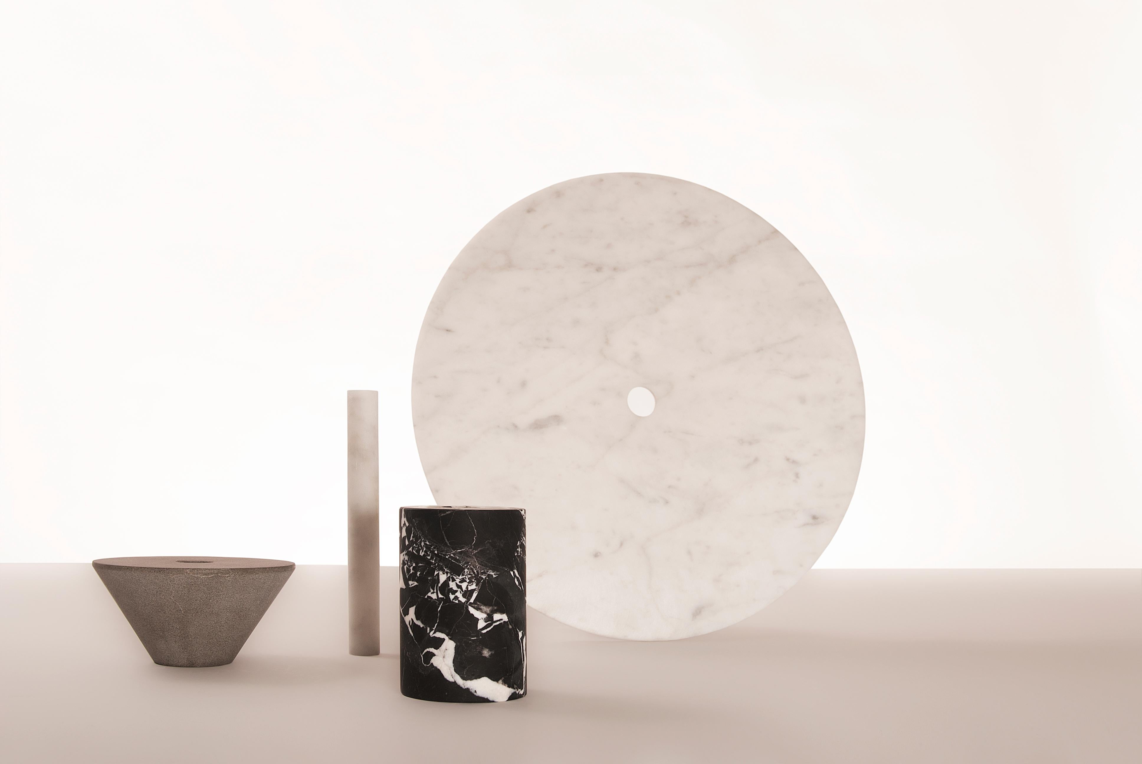 Totem II - Centre de table en marbre Neuf - En vente à Geneve, CH