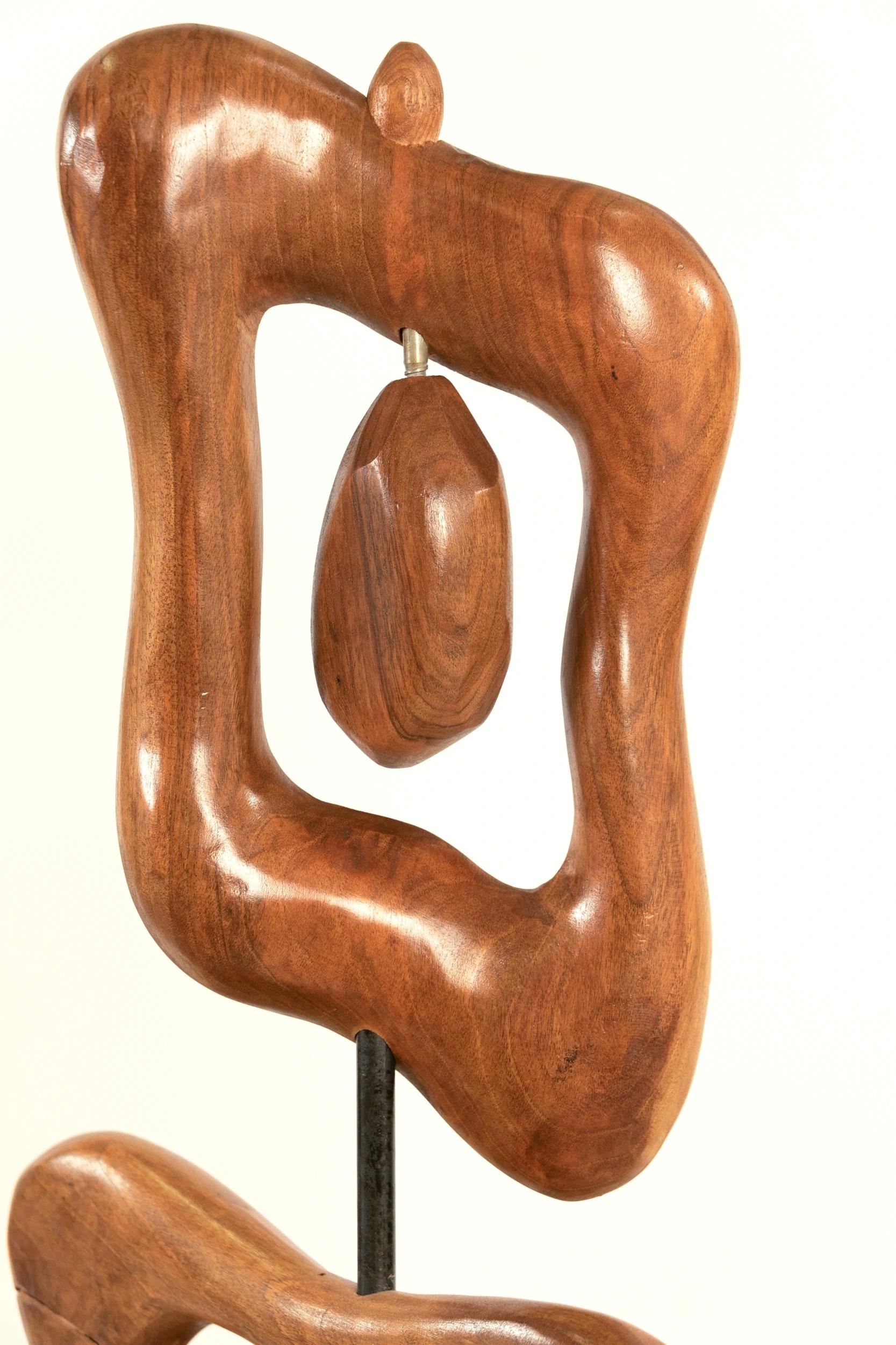 Totem in carved wood France, circa 2000 In Good Condition For Sale In Paris, FR
