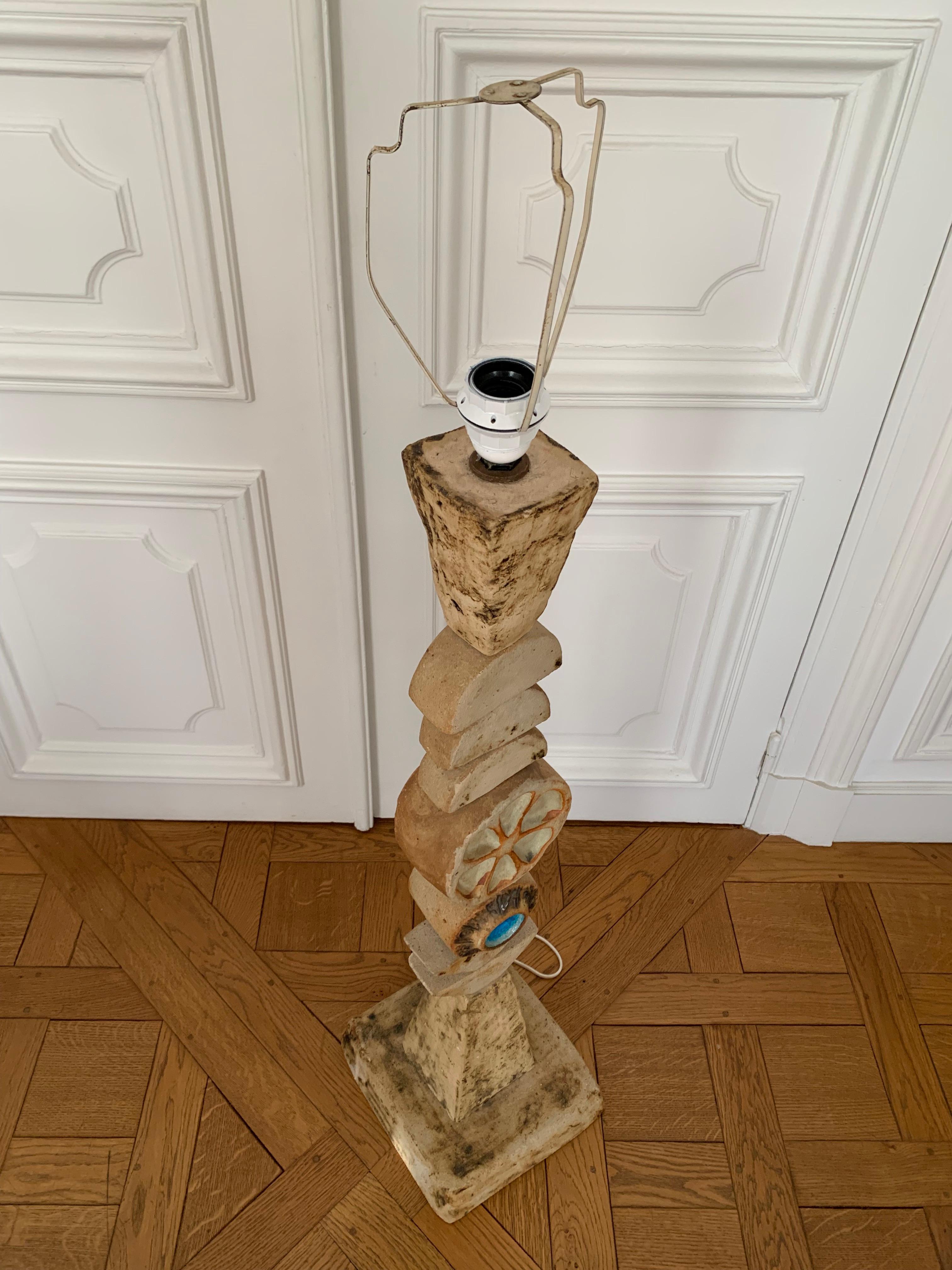 Totem lamp by Bernard Rooke England 1960
Dim with shade : 150 cm height diameter 40 cm without shade 117 cm height and 26 cm diameter 
This design is an early example of Rooke's work from the 1960s. A sculptural piece, composed of handcrafted