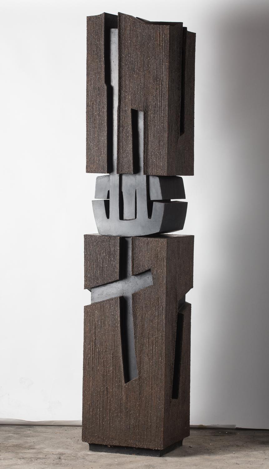 Totem N°2, sculpture de Michel Lucotte, 1975. 
Pièce unique. Porte le cachet 