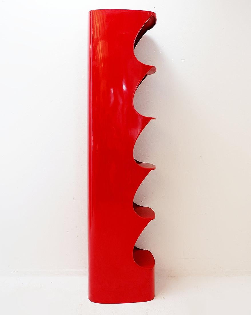 Totem shelve by Valeric Doubroucinskis for Rodier, 1970s Fibra de vidrio en venta