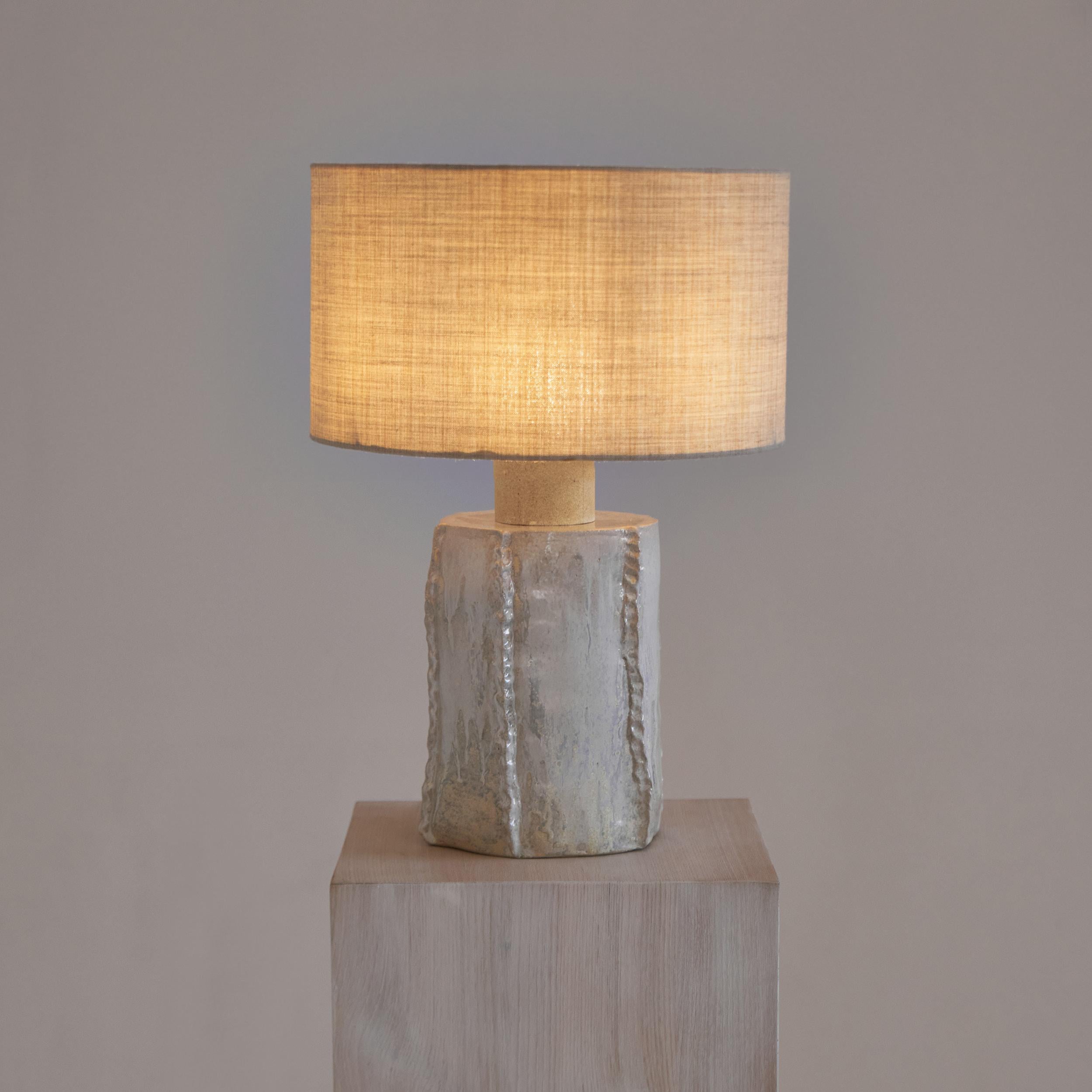 Moderne Lampe de table Totem (blanc) en vente