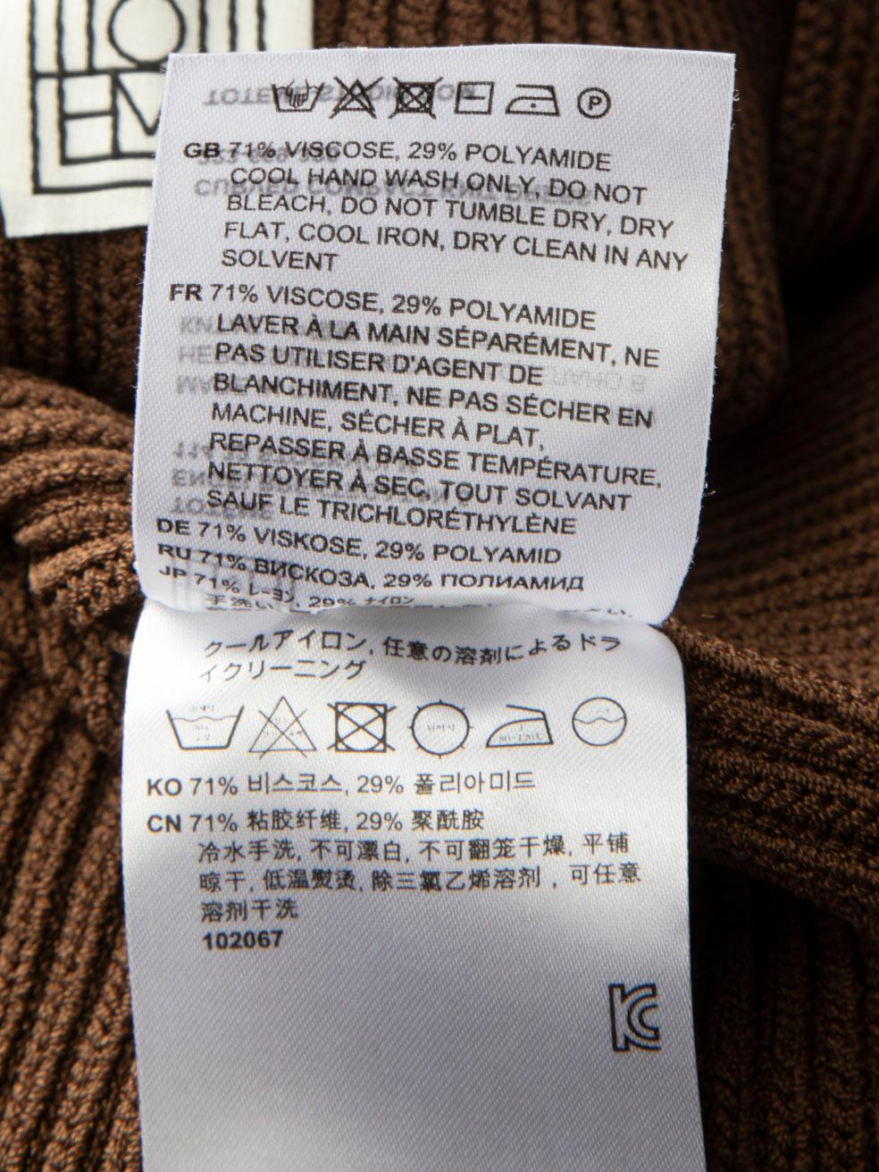 TOTÊME Robe en maille compacte incurvée marron Taille M en vente 3