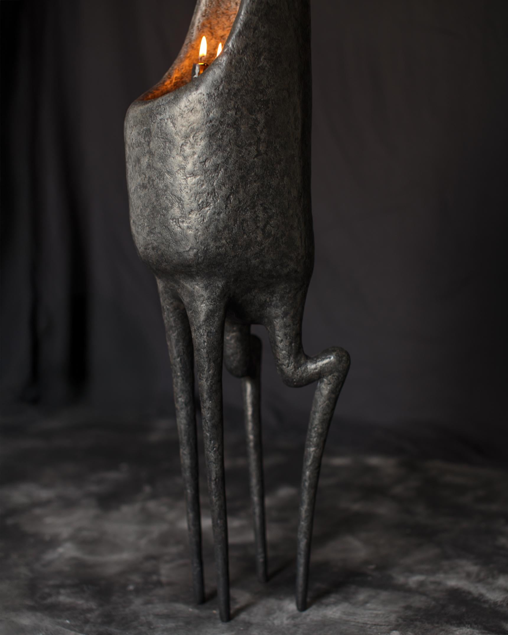 Skulpturaler Totem-Leuchter ECCLESIO, Organisches bionisches Design, Recyclingpapier (Postmoderne) im Angebot