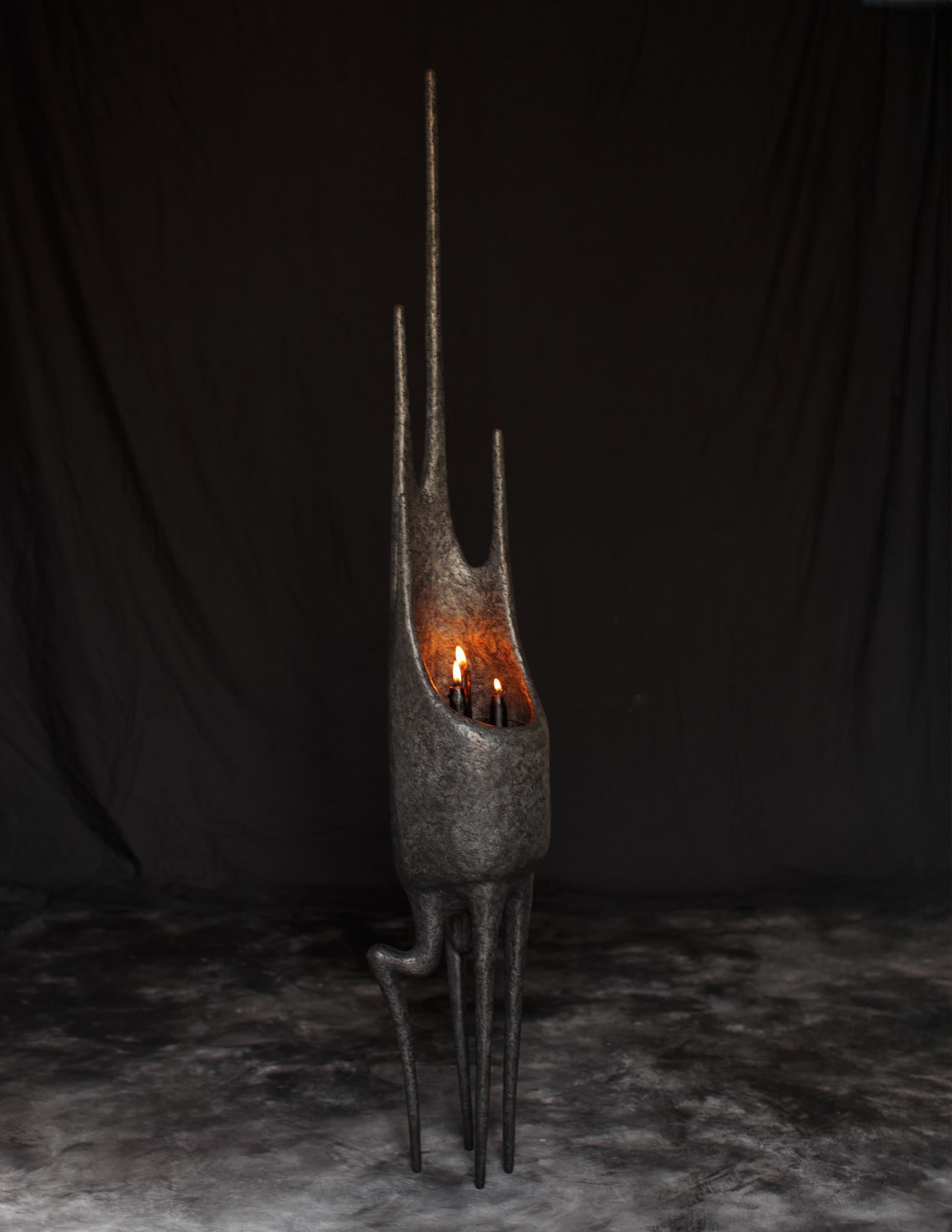 Skulpturaler Totem-Leuchter ECCLESIO, Organisches bionisches Design, Recyclingpapier (Italienisch) im Angebot