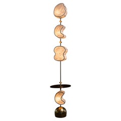Totemic Standing 4(3)T de Andrea Claire Studio