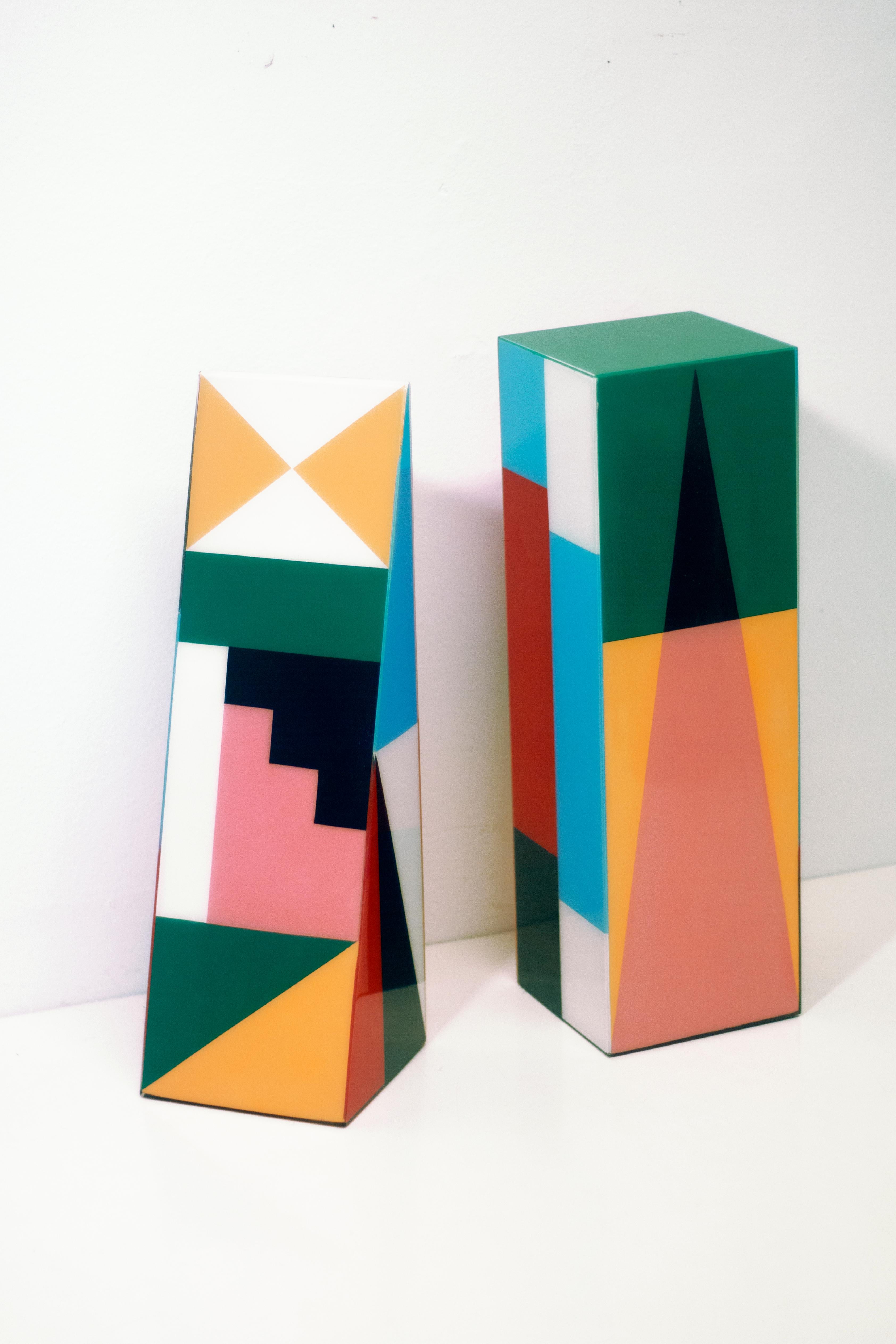 XXI secolo e contemporaneo XIL Totem geometrico artigianale colorato / Scultura di Paul Sende in vendita