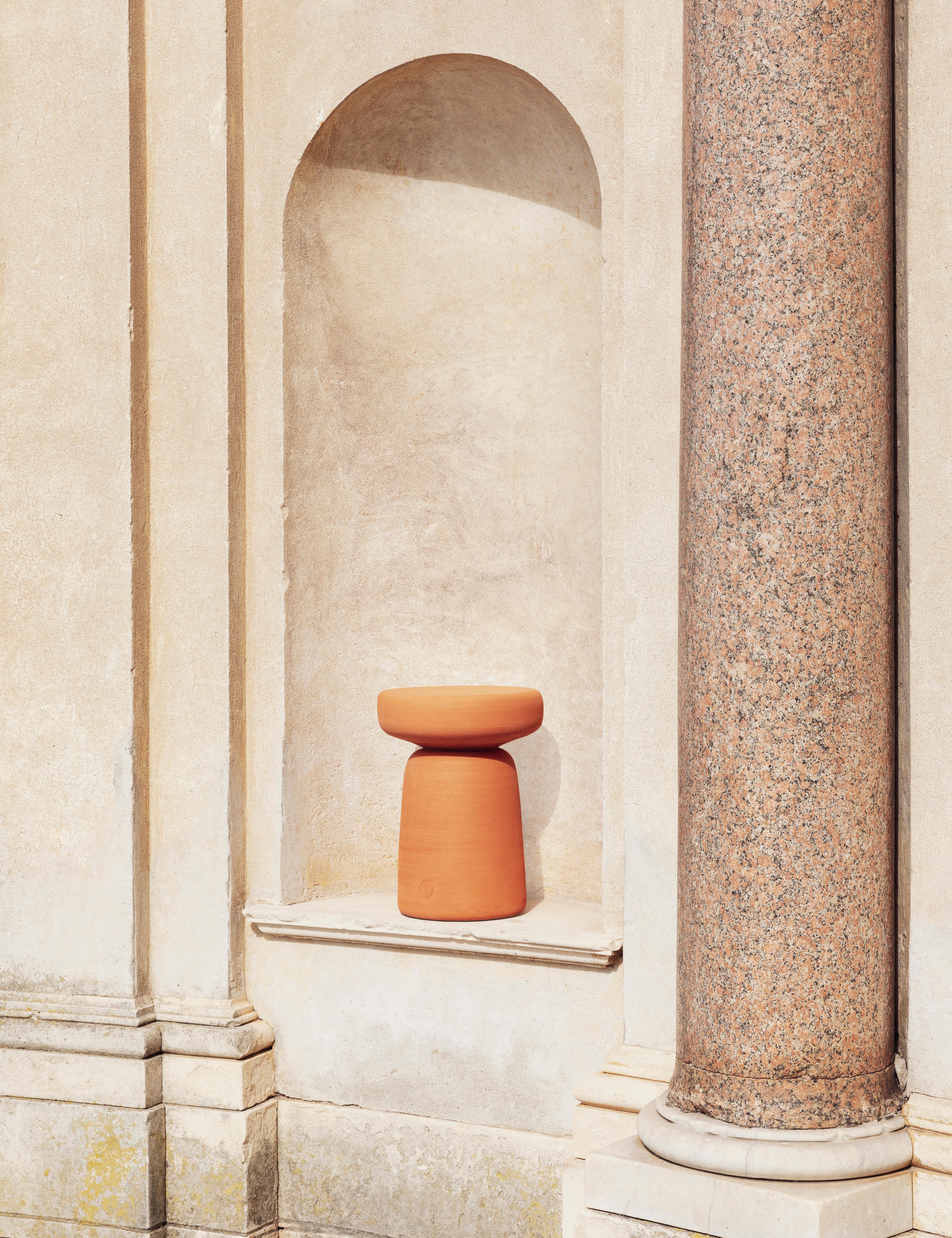Niedriger Tototo-Couchtisch aus Terrakotta von Paolo Cappello und Simone Sabati im Angebot 3