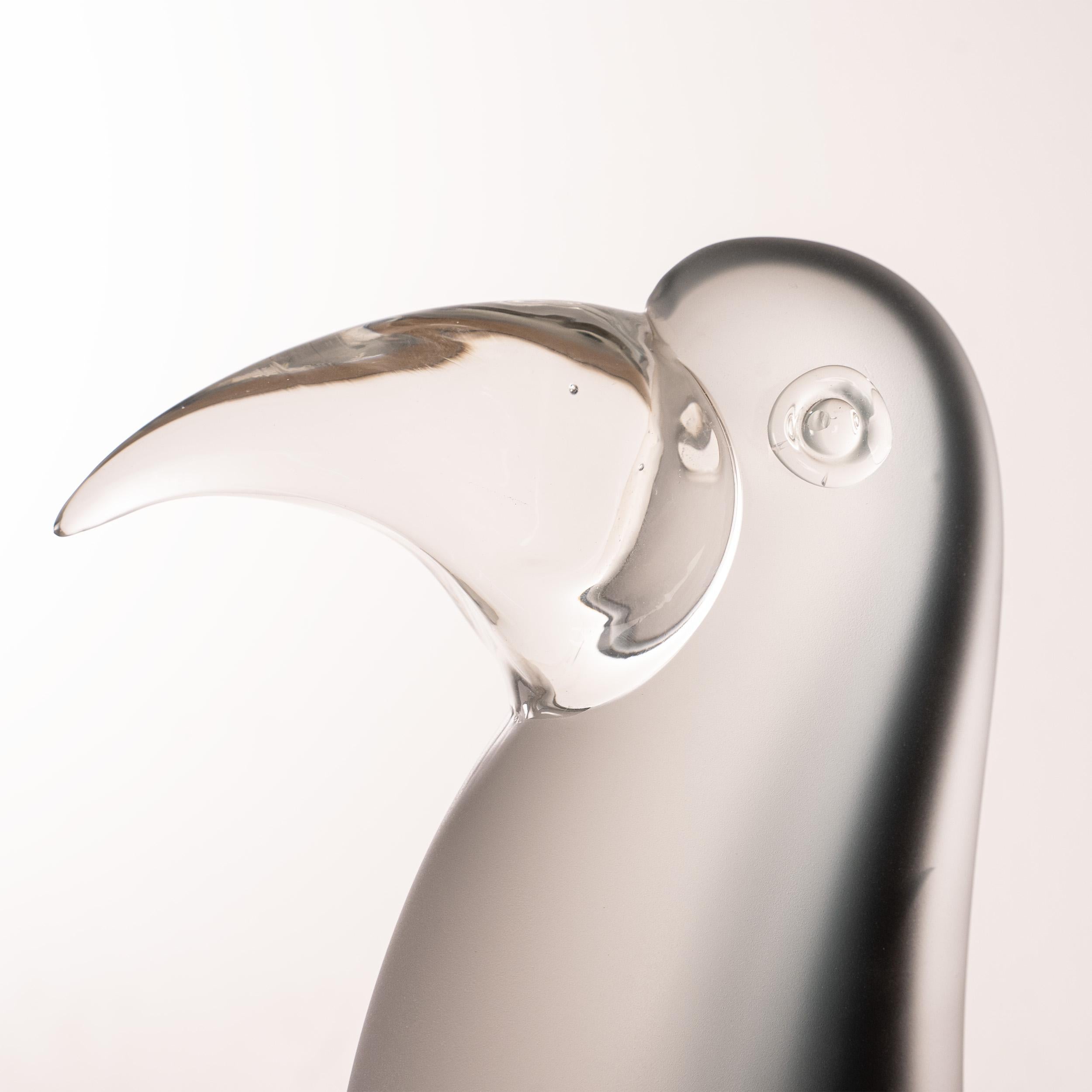 Tukan Vogel Skulptur in Grau Murano mattiertes Glas italienisches Kunstdesign auf Lager (Italienisch) im Angebot
