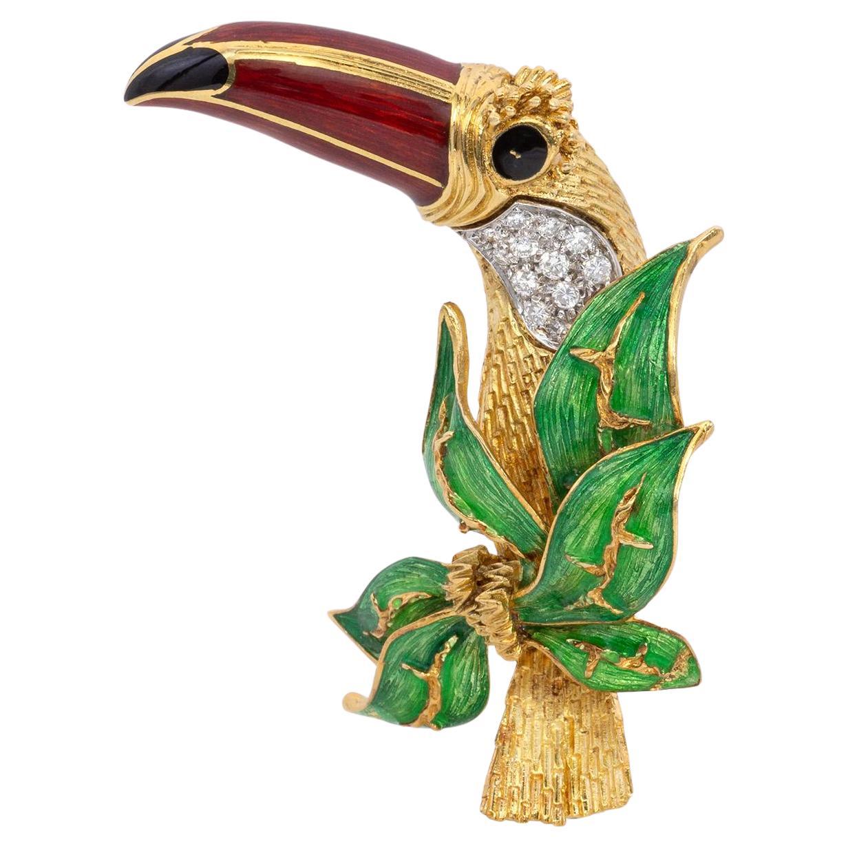 Toucan Diamond and Enamel Vintage 1950s Pin 18K Gold For Sale