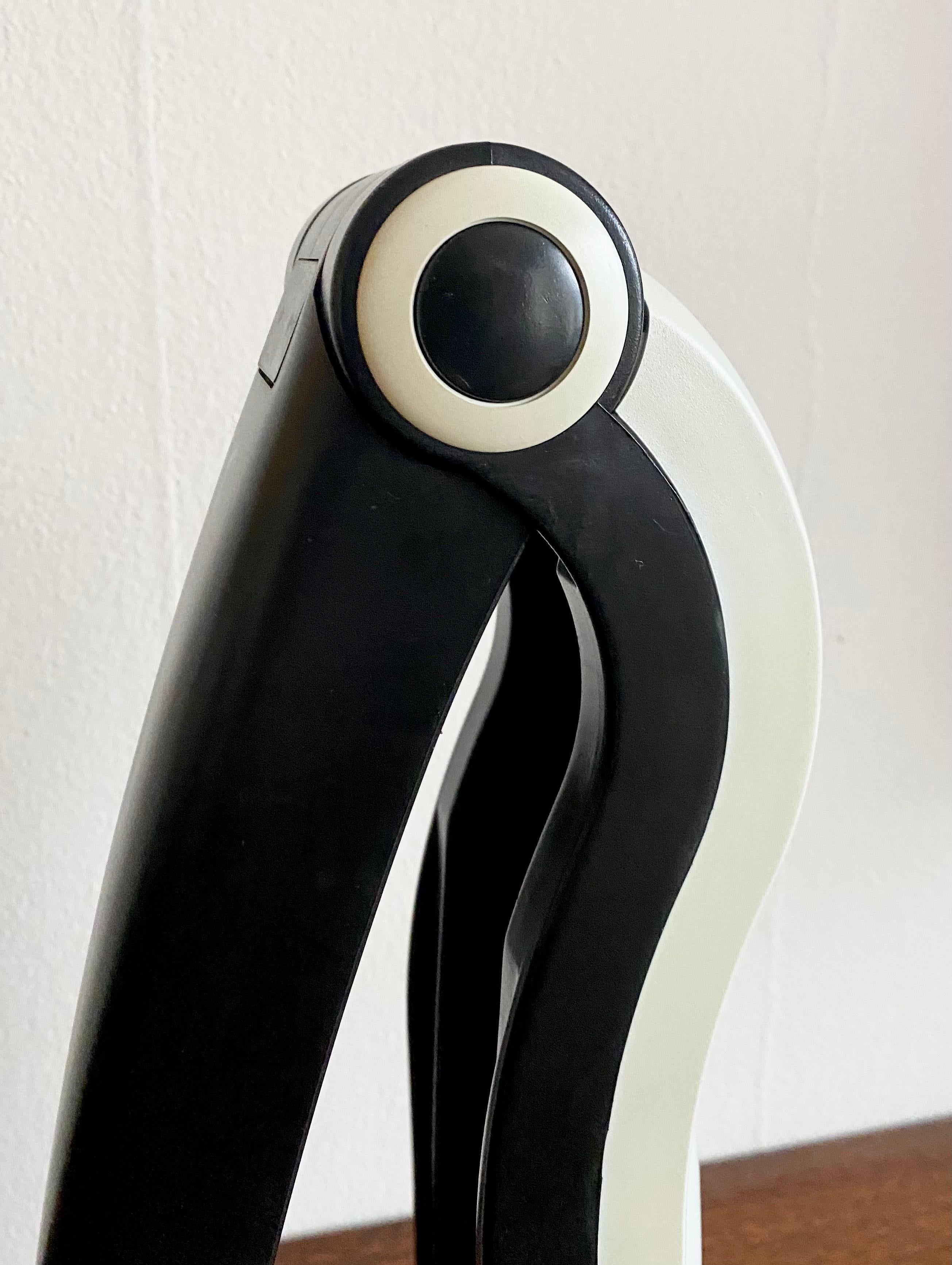 huangslite toucan desk lamp