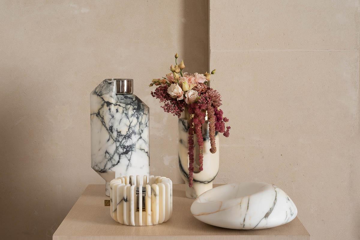 Toucana Große Paonazzo-Marmor-Blumenvase und Kerzenhalter (Moderne) im Angebot