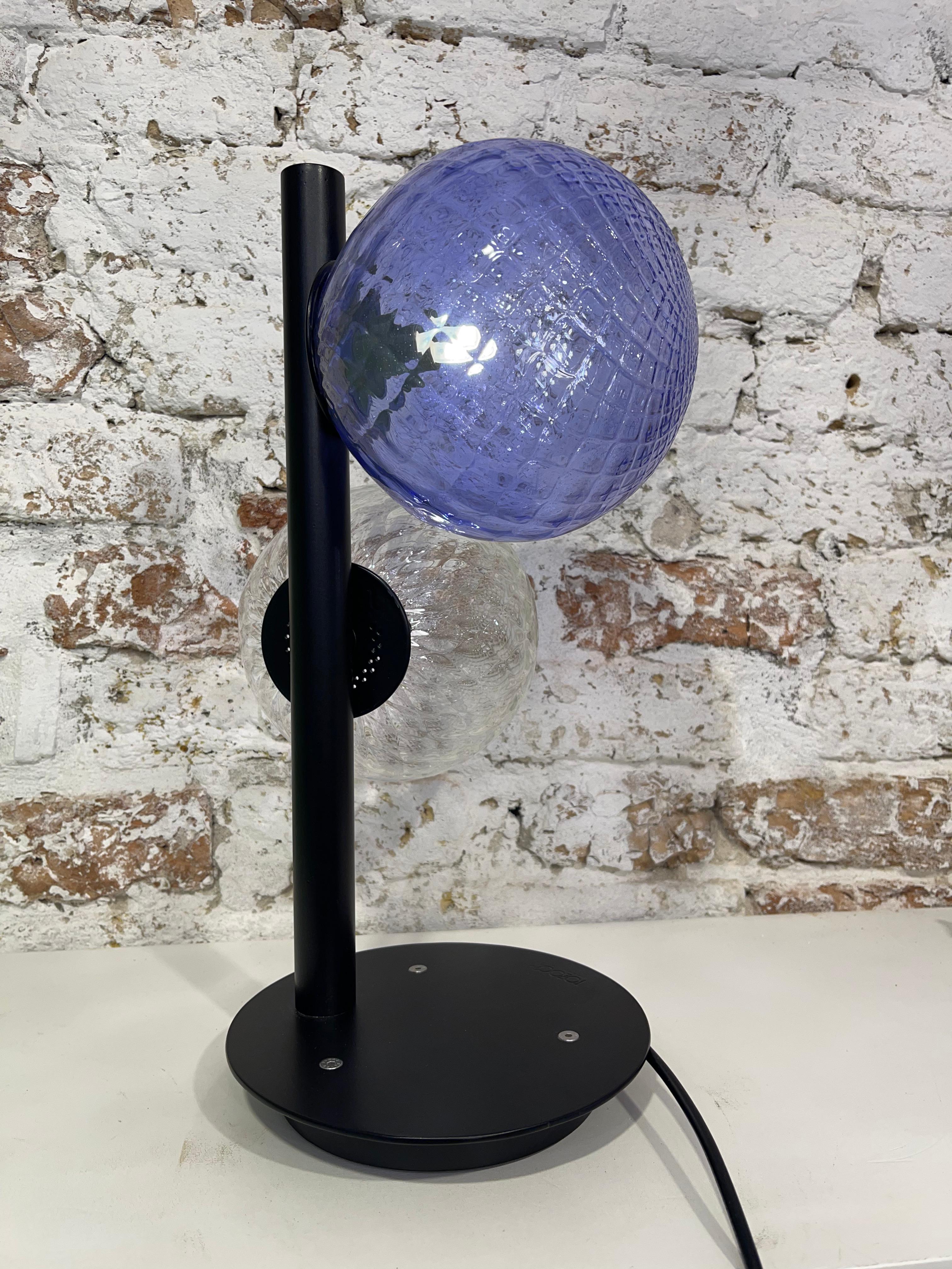 Italian Touch dimmable table lamp with colored Murano glass sphere For Sale