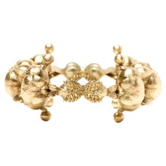 Bague cocktail en or jaune 14 carats "Touching The Invisible" (toucher l'invisible)