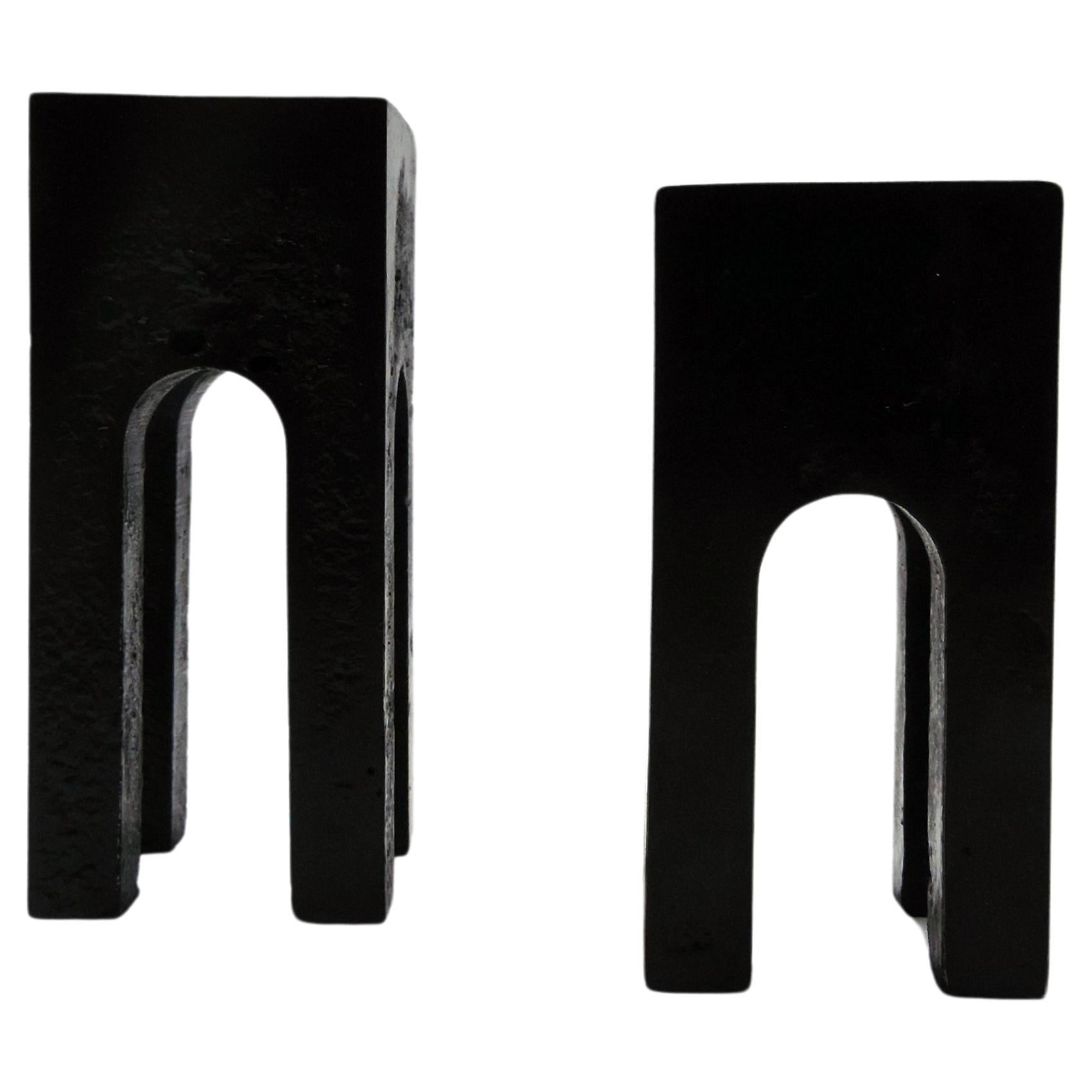 TOUR - Contemporairy black patinated bronze bookends For Sale