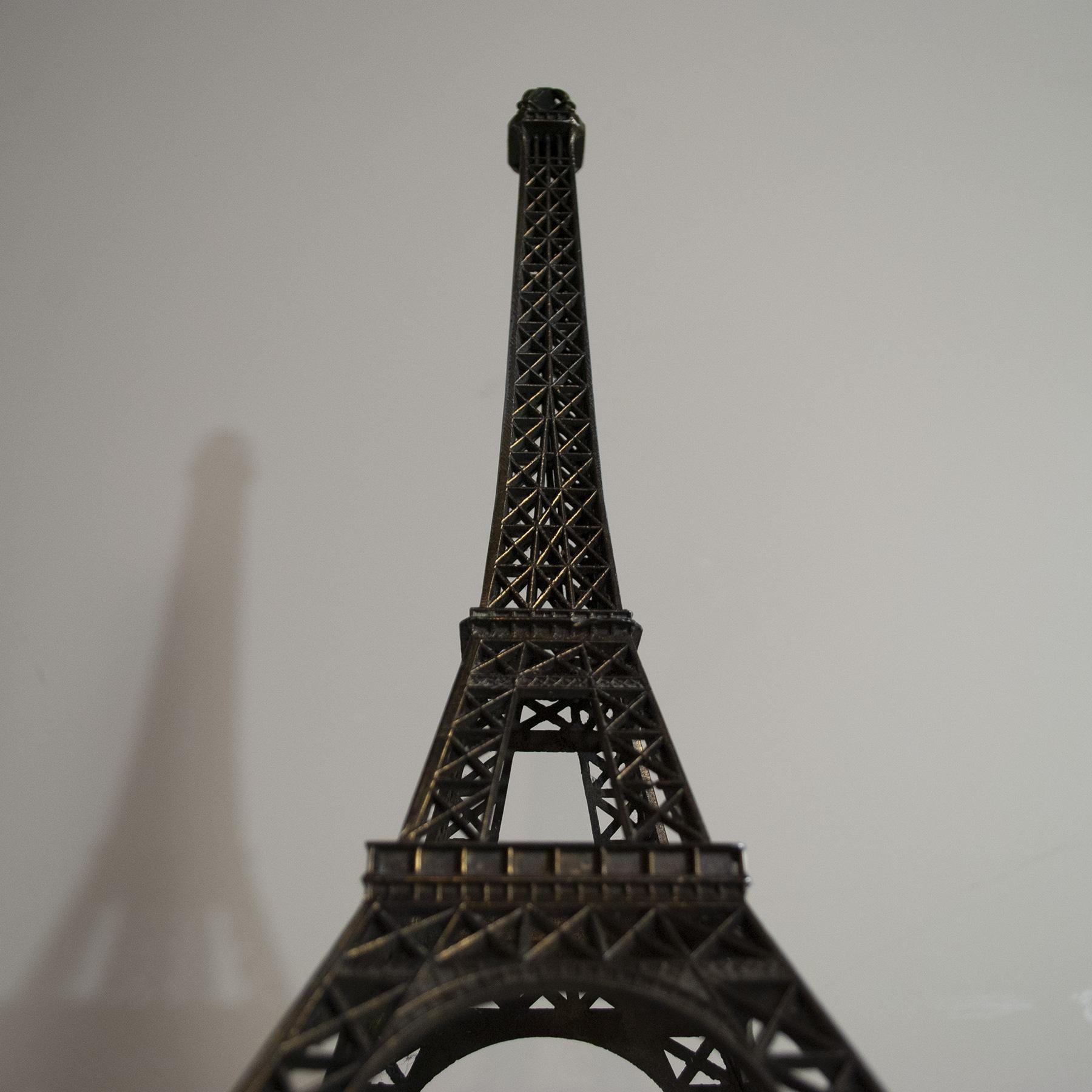 Pariser Eiffelturm aus Messing aus den frühen Sechziger Jahren (Mitte des 20. Jahrhunderts) im Angebot