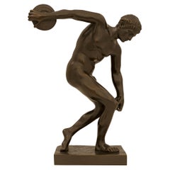 Tour Period patinated Bronze statue of The Discus Thrower, modeled after Myron
