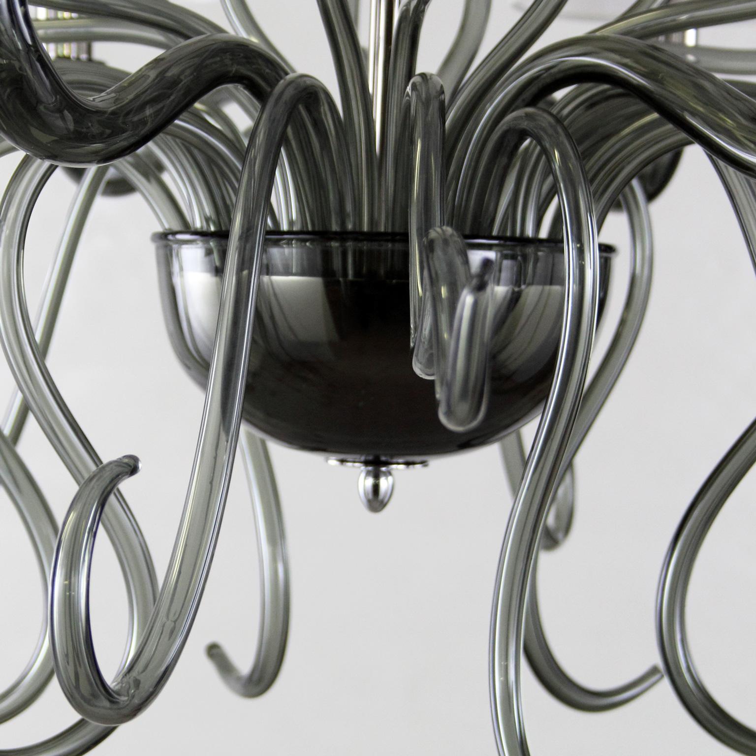 Kronleuchter des 21. Jahrhunderts, 6 Arme, graues Muranoglas, weiße Lampenschirme von Multiforme (Sonstiges) im Angebot