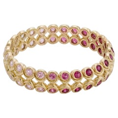 Bracelet « Tourbillon » en saphir rose et or jaune 18 carats, par MARIANNE CANARELLI