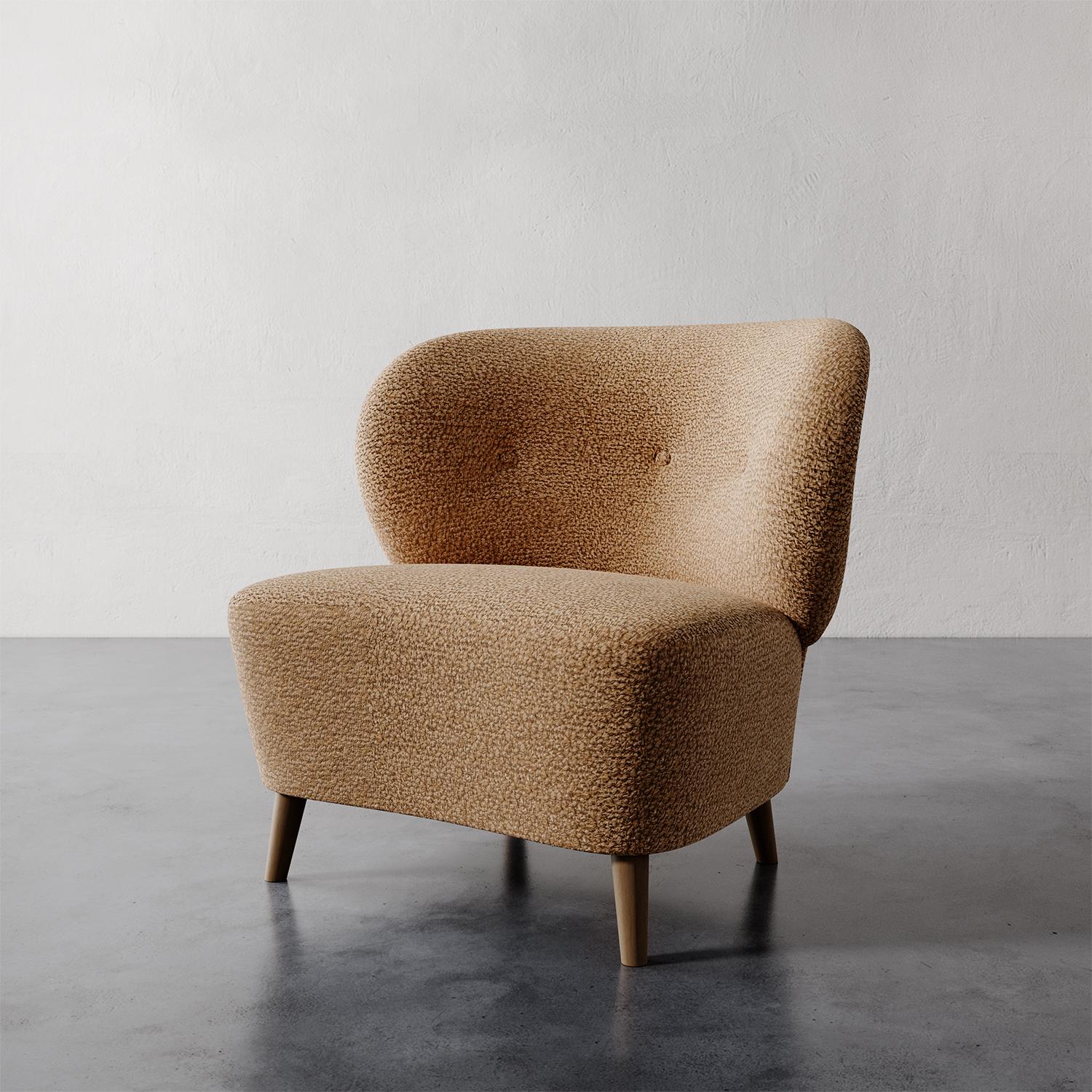 La chaise Tourenne de Lemieux et Cie est une célébration du modernisme organique, sa silhouette arrondie et sculpturale rappelant la bien-aimée Clam Chair de Philips Arctander et les courbes sinueuses des créations magistrales de Finn Juhls. Avec
