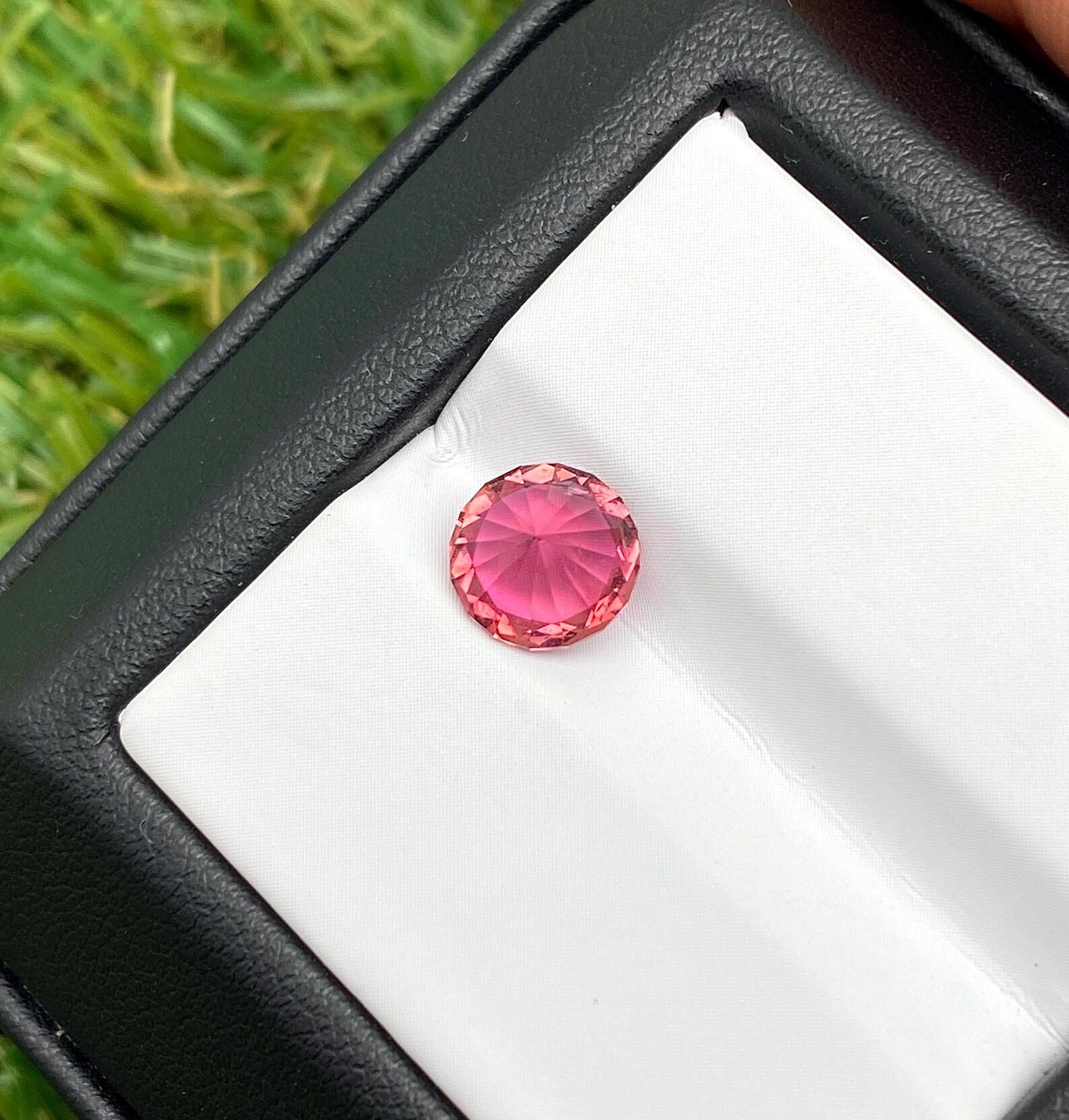 Tourmaline 1.58Ct natural Loose gemstone, Round Brilliant cut, Origin Nigeria In New Condition For Sale In Daugavpils, LV