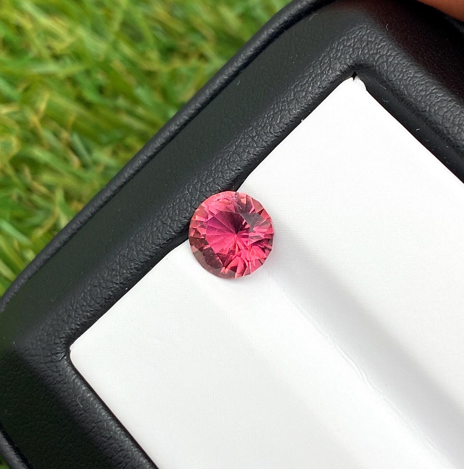 Tourmaline 1.58Ct natural Loose gemstone, Round Brilliant cut, Origin Nigeria For Sale 2