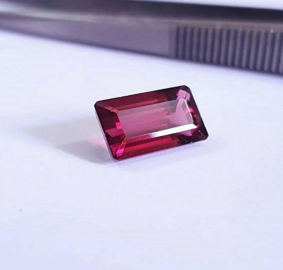 Tourmaline 4.00cts Gemstone Rubellite Shade In New Condition For Sale In Chicago, IL
