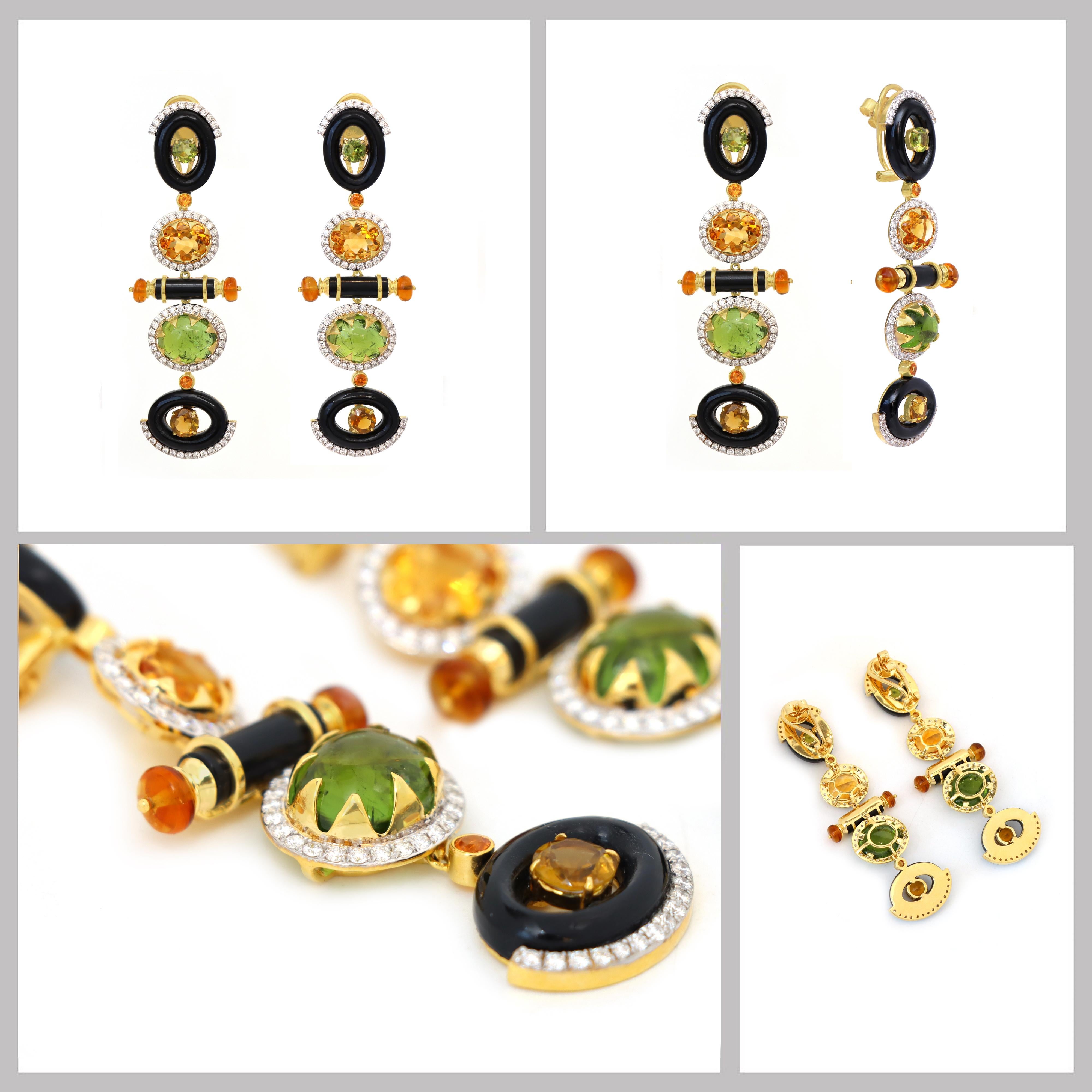 Boucles d'oreilles pendantes en or jaune 18 carats avec tourmaline et onyx noir.

Code de l'article -

Pierre précieuse - Tourmaline et Onyx noir

Pureté du métal - Or jaune 18k

Poids total des pierres - 44.925 CTS

Poids total des diamants - 1,99