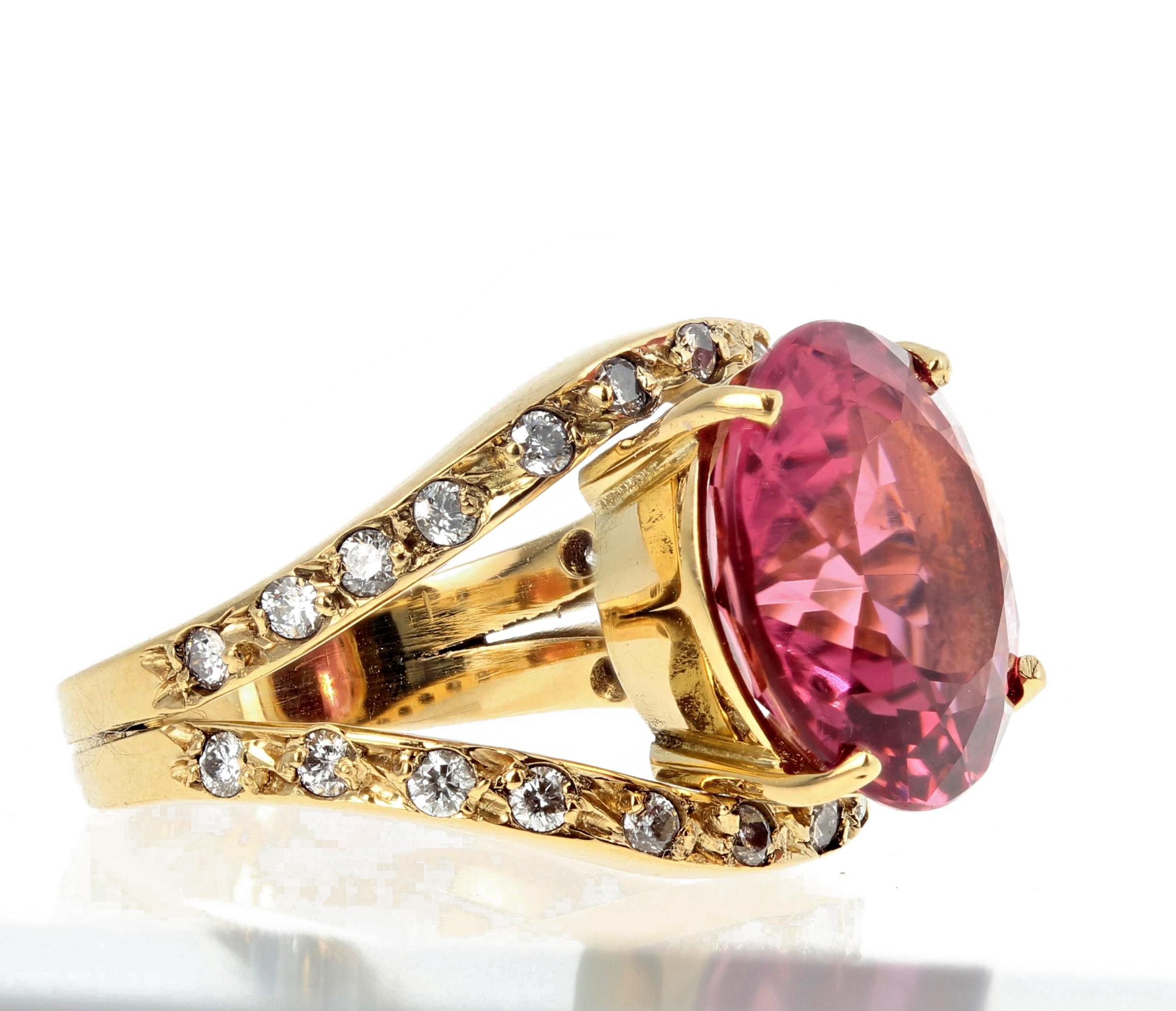 AJD Gorgeous Glittering  8.36 Ct Tourmaline & Diamonds 18 Kt Yellow Gold Ring For Sale 3