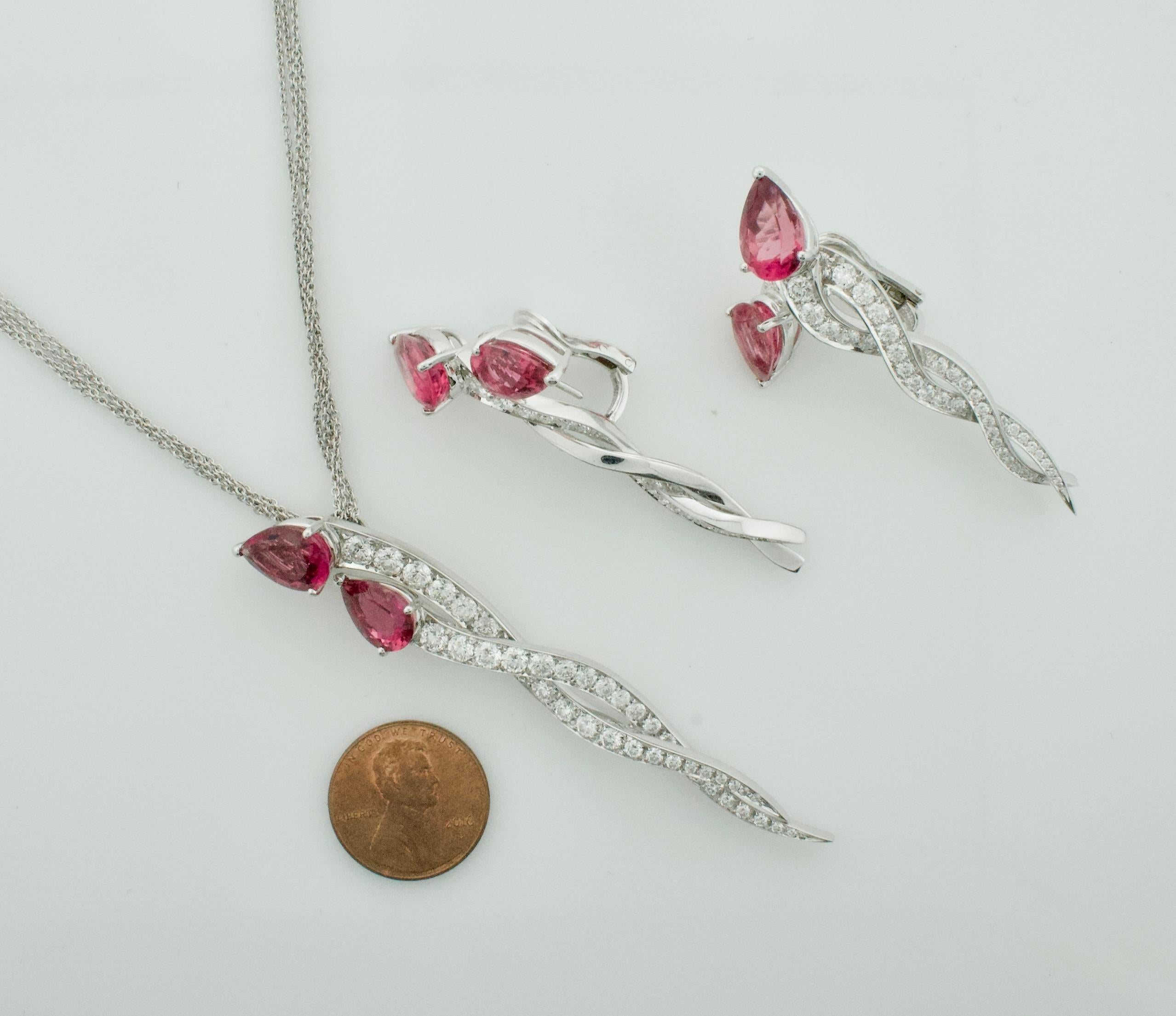 Collana e orecchini con tormalina e diamanti Famoso designer italiano in 18 carati In condizioni ottime in vendita a Wailea, HI