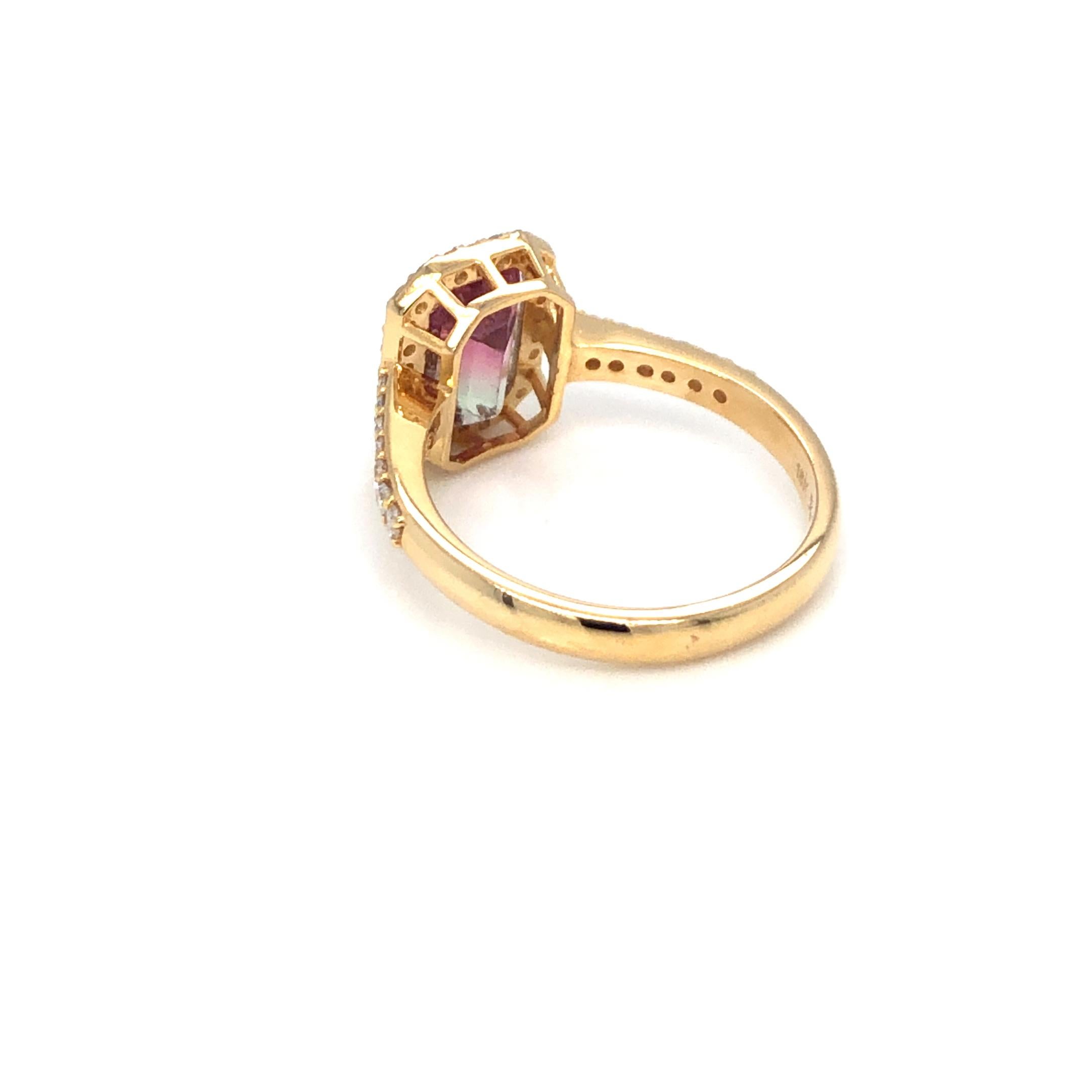 Tourmaline and Diamond Ring 18K Yellow Gold In New Condition For Sale In Dallas, TX