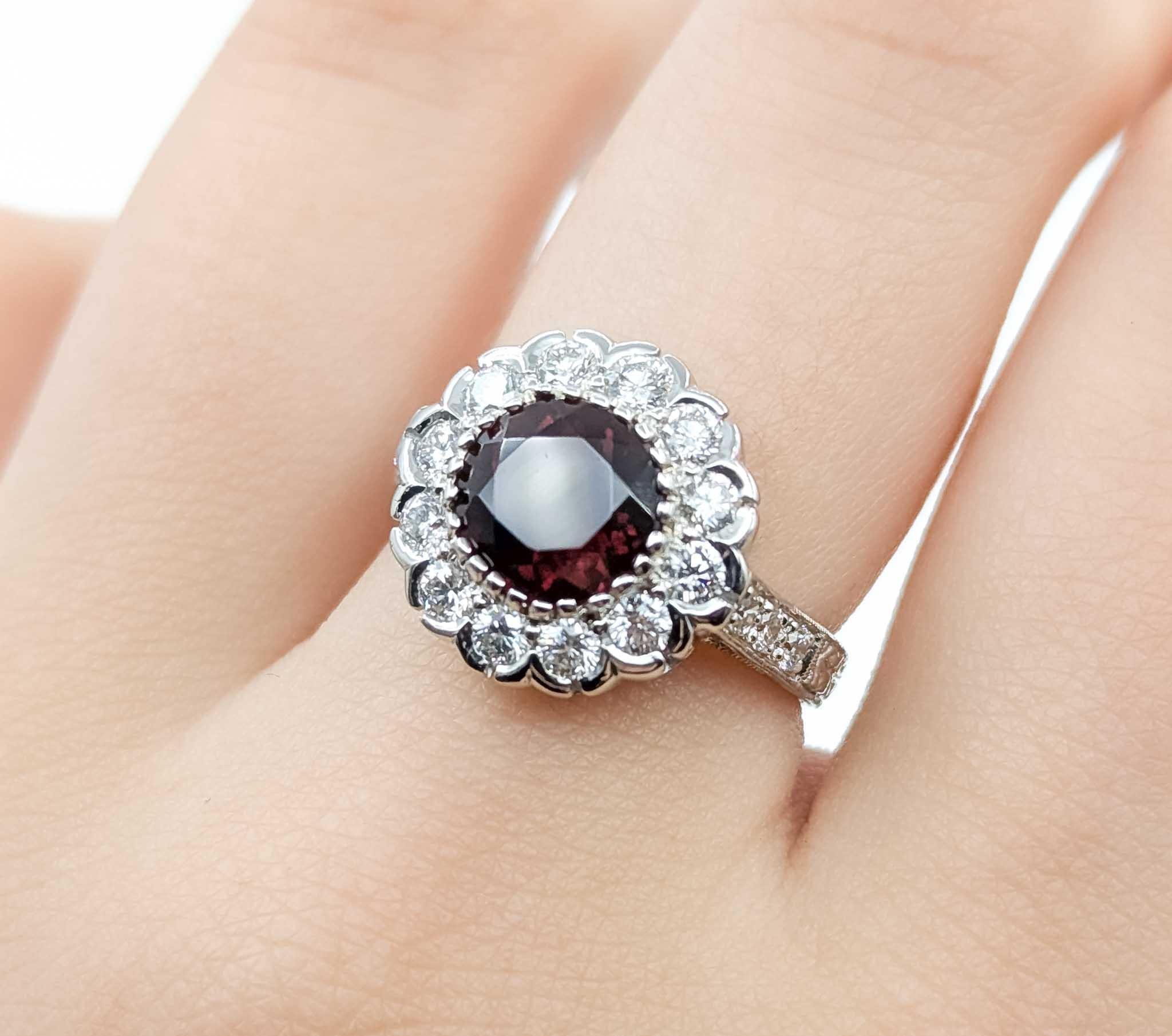 Anello con tormalina e diamante in oro bianco 18 carati In condizioni ottime in vendita a Bloomington, MN