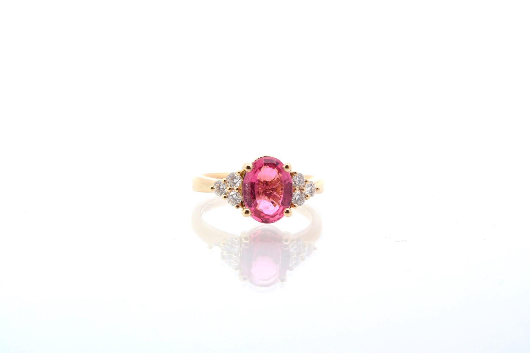 Stones: Tourmaline 1.86cts, 6 diamonds: 0.31ct
Material: 18k yellow gold
Dimensions: 1.6cm x 1cm
Weight: 5.2g
Period: Recent
Size: 53 (free sizing)
Certificate
Ref. : 25427 25450