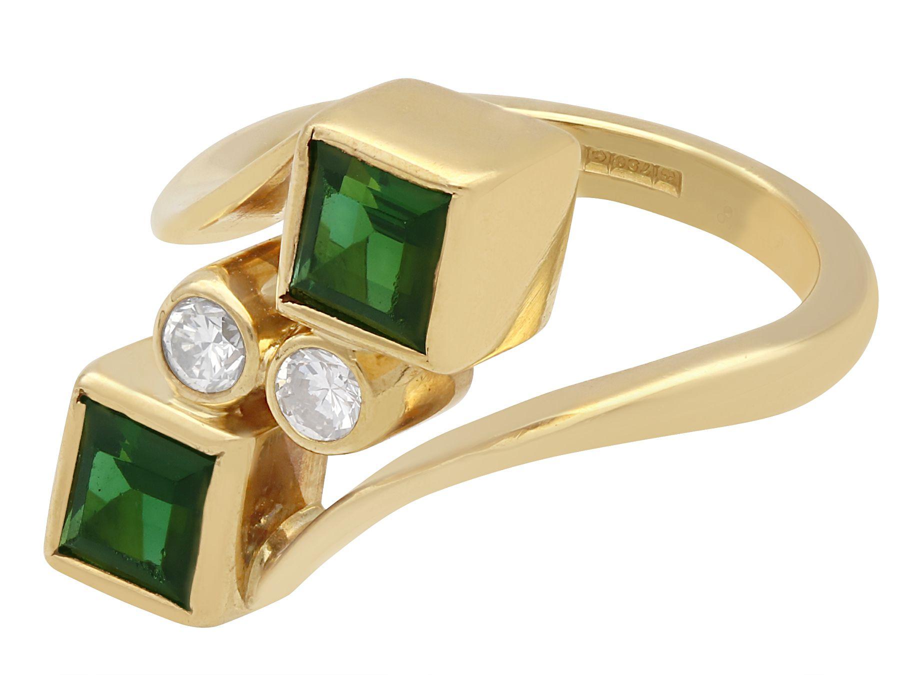 Gelbgold-Ring mit Turmalin und Diamanten (Rundschliff) im Angebot
