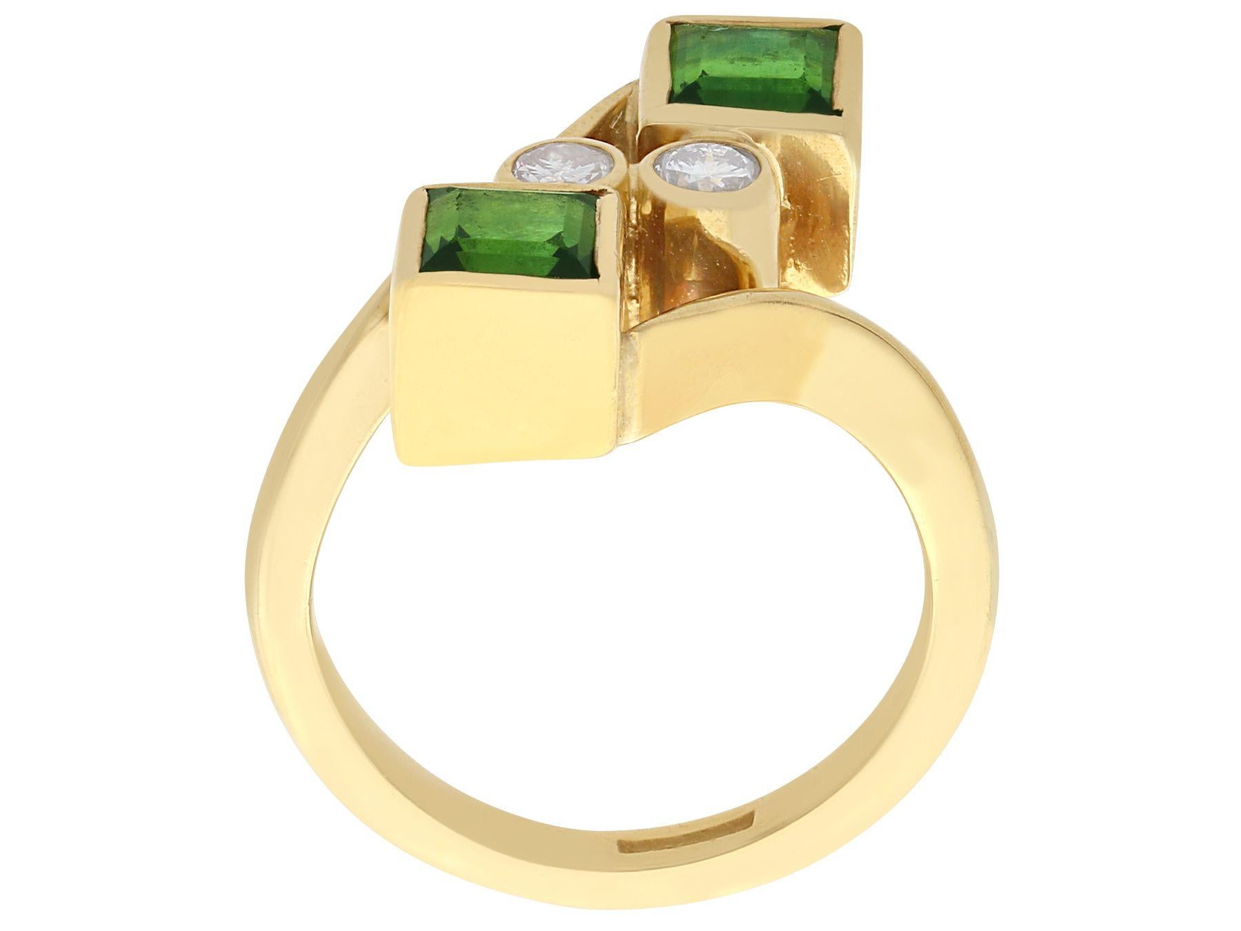 Gelbgold-Ring mit Turmalin und Diamanten für Damen oder Herren im Angebot