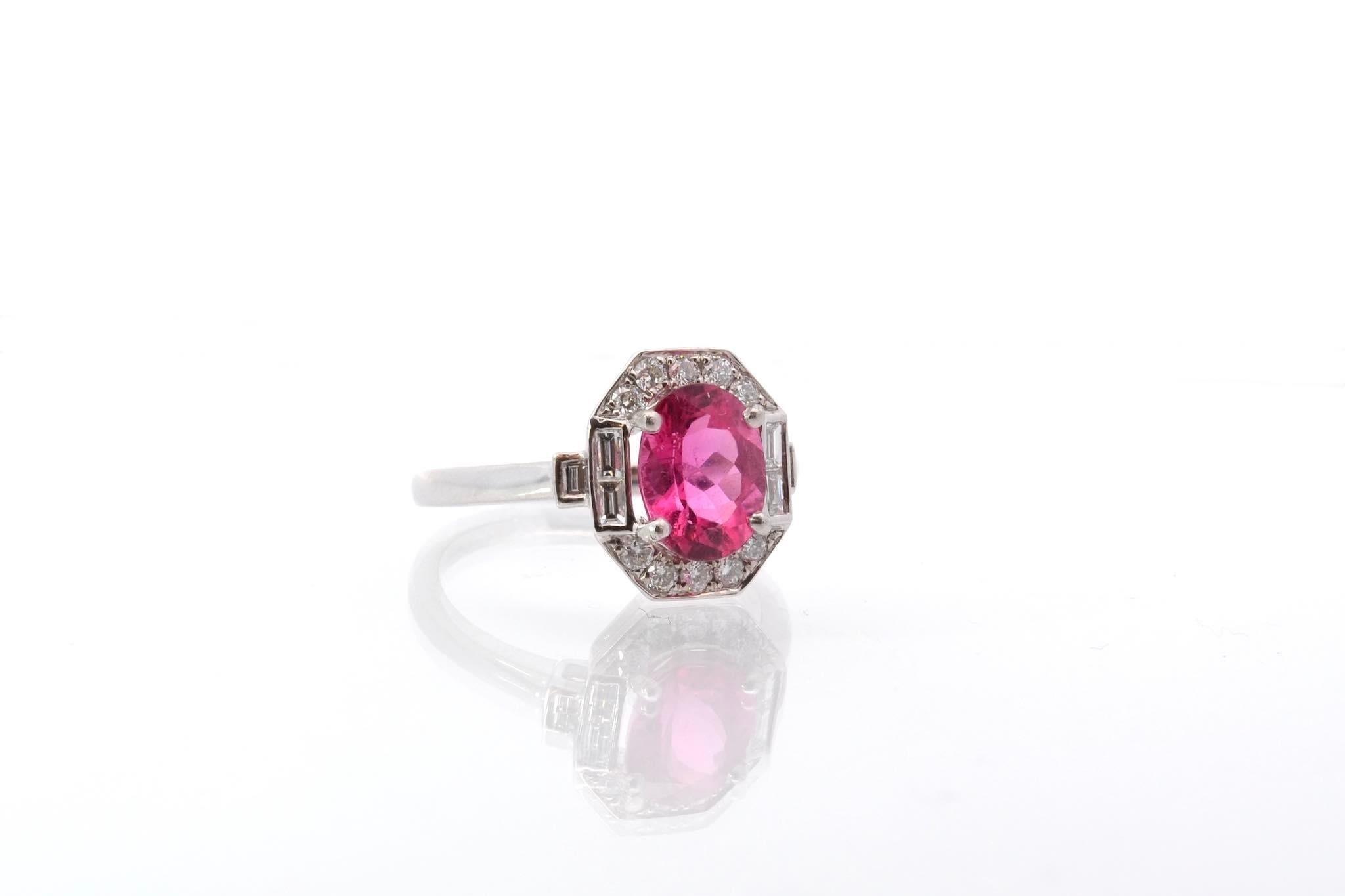 Oval Cut Tourmaline and diamonds ring in 18k gold For Sale