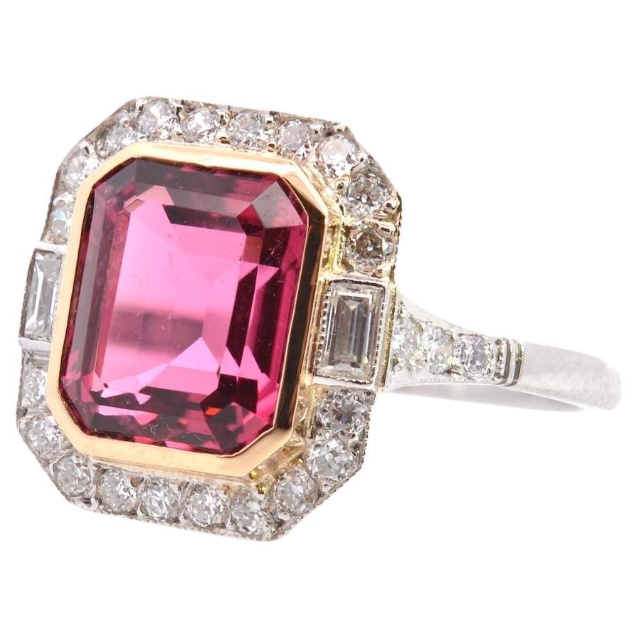 Tourmaline and diamonds ring in platinum For Sale