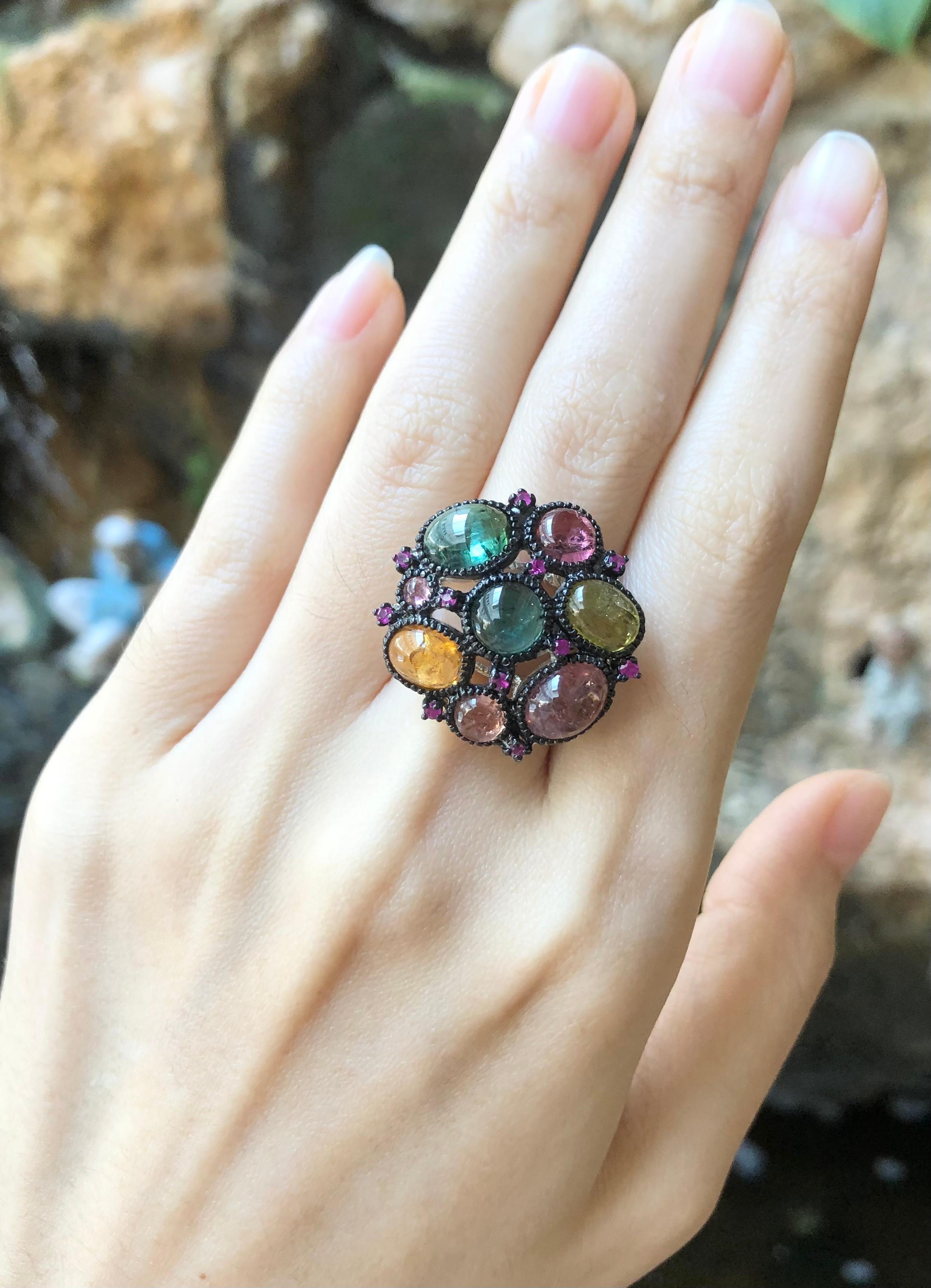 Ring mit Turmalin und rosa Saphir in Silberfassung (Gemischter Schliff) im Angebot