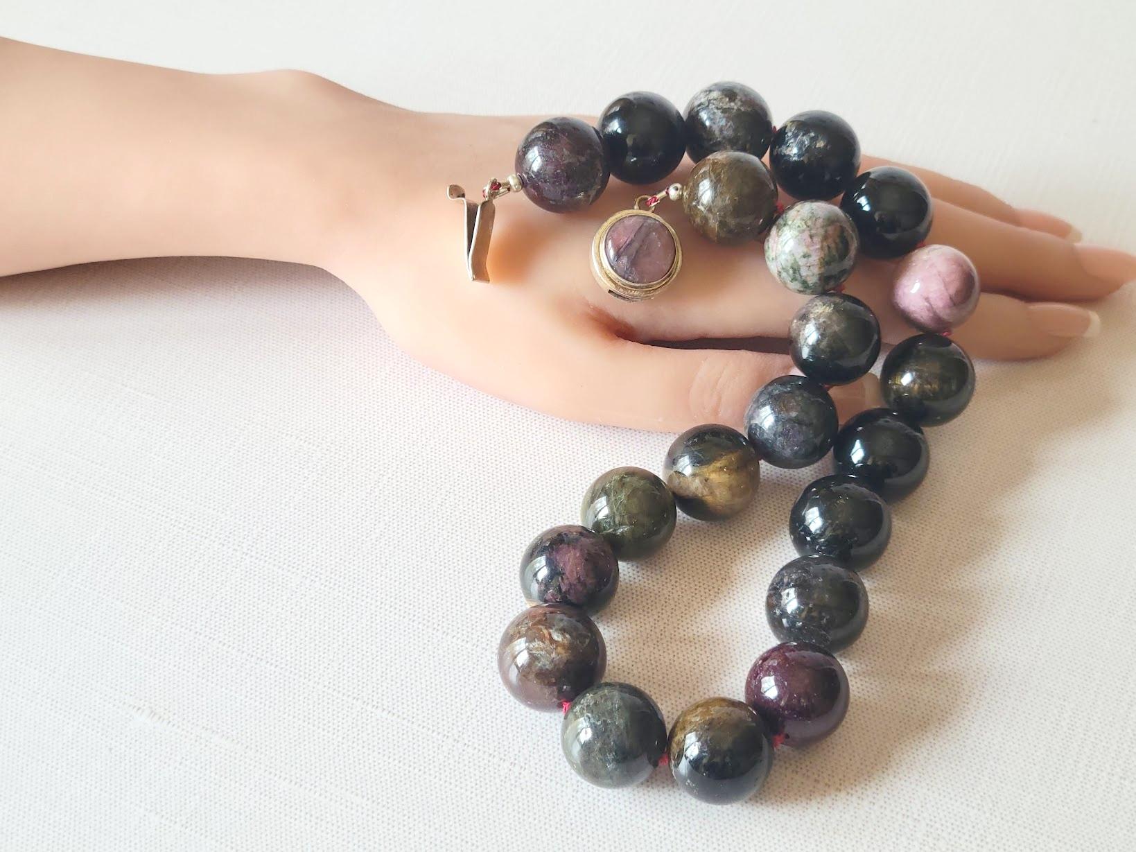 Collana con perline di tormalina in vendita 2
