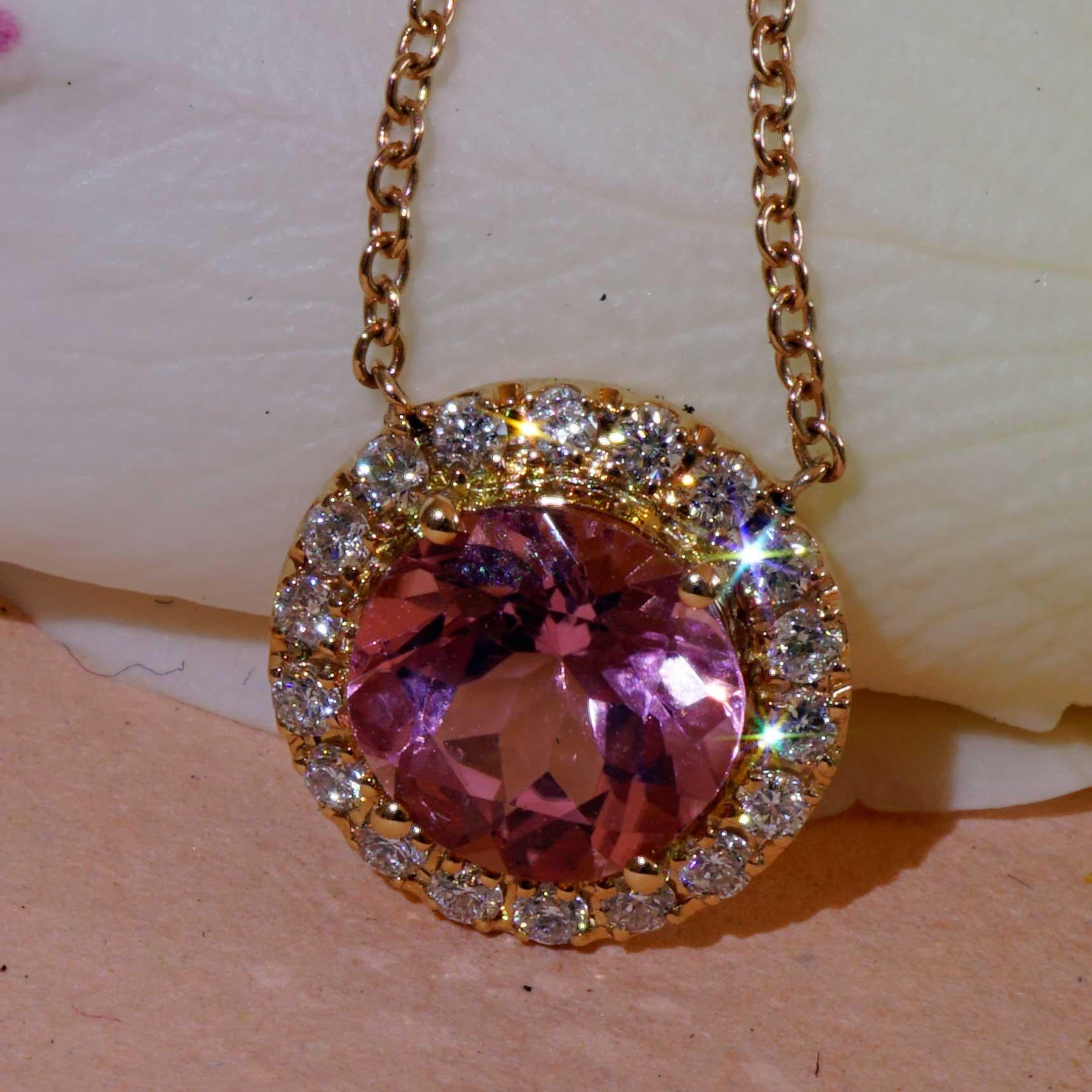 Tourmaline Brilliant Necklace 750 Rose Gold Pink to fall in love eye-catcher For Sale 4