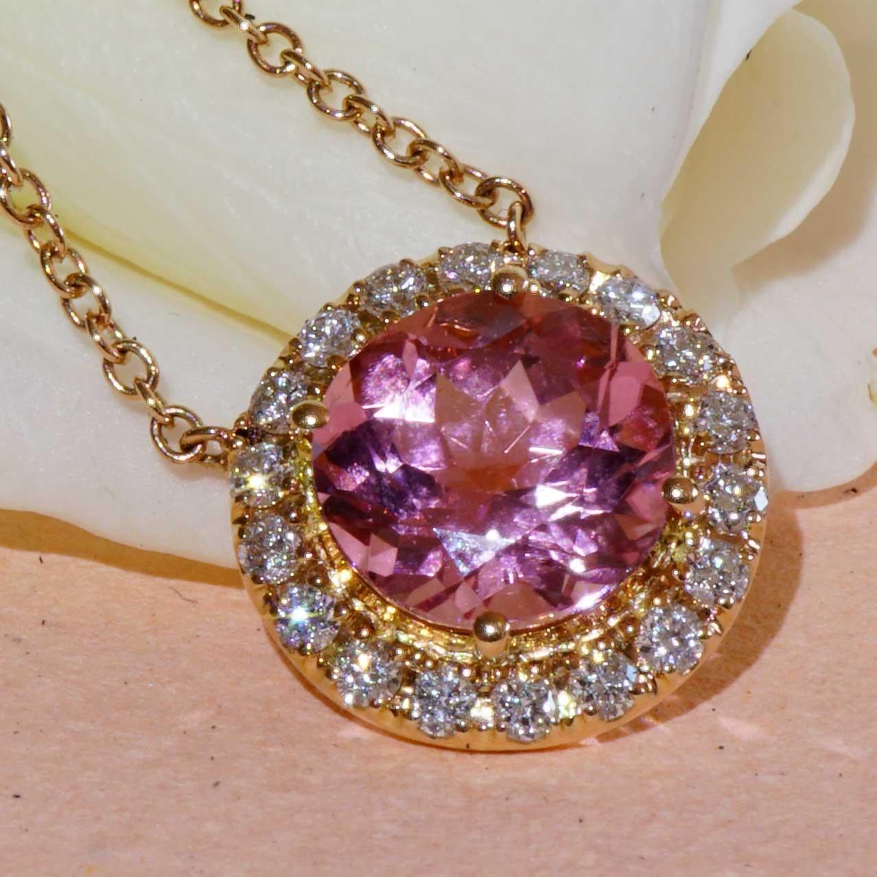 Modern Tourmaline Brilliant Necklace 750 Rose Gold Pink to fall in love eye-catcher For Sale